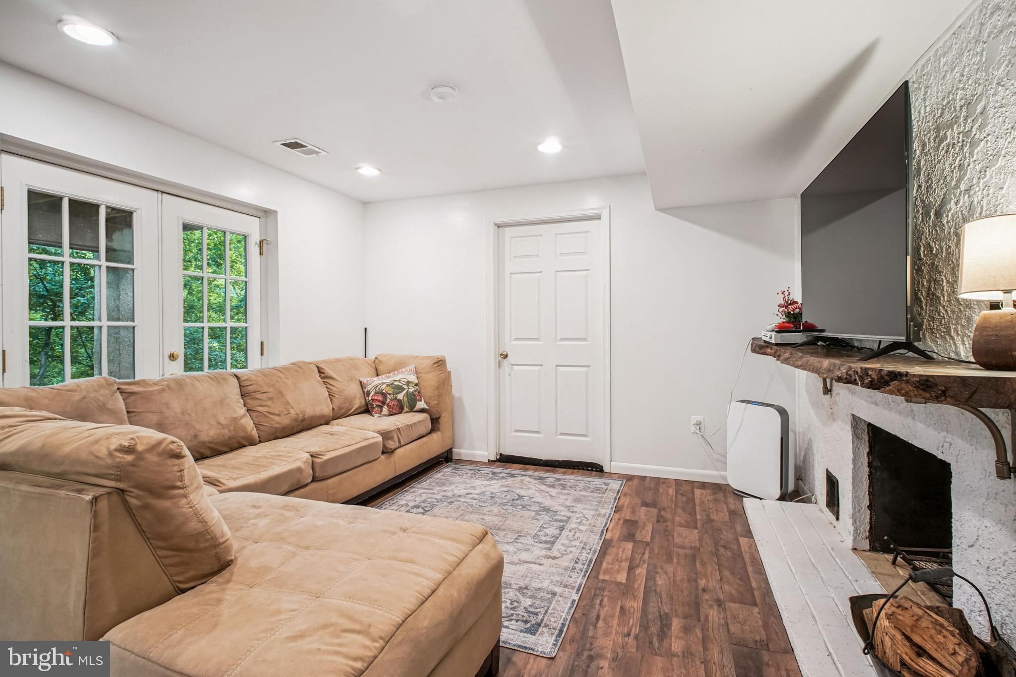 BLUE MOUNTAIN - Residential