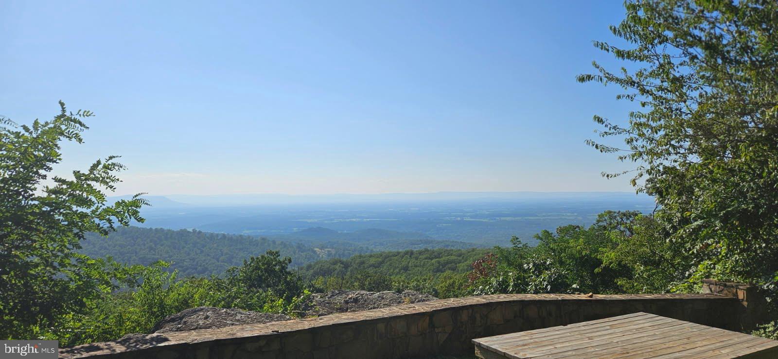 BLUE MOUNTAIN - Residential