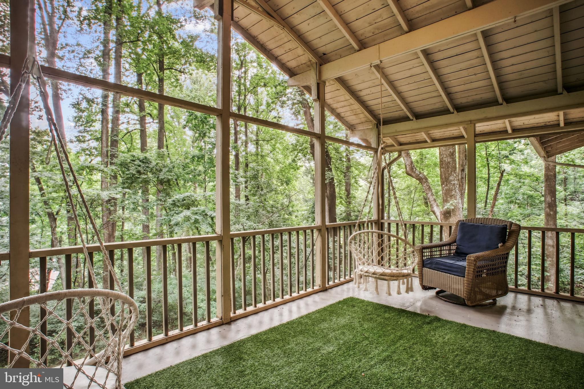 BLUE MOUNTAIN - Residential