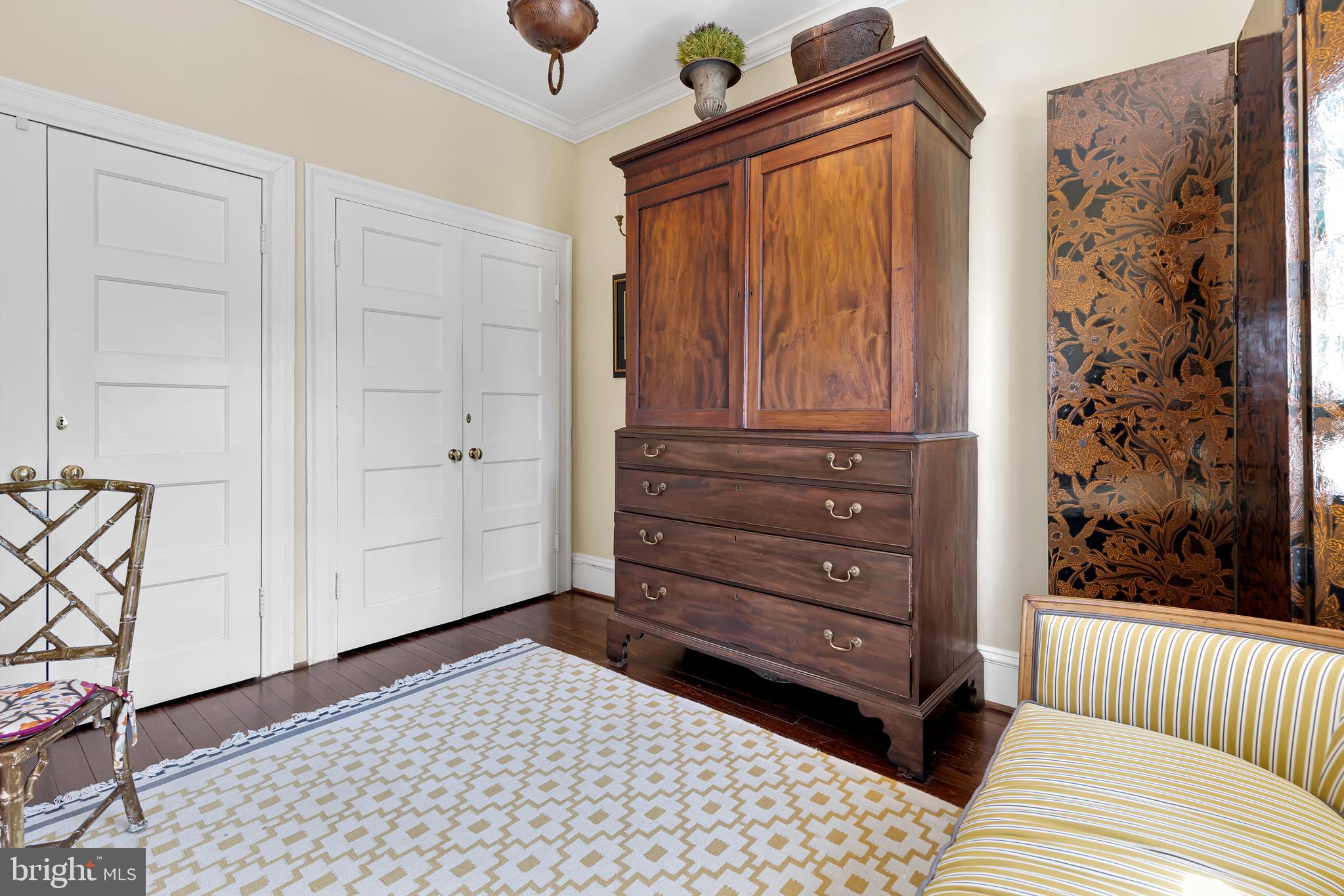 ROLAND PARK - Residential