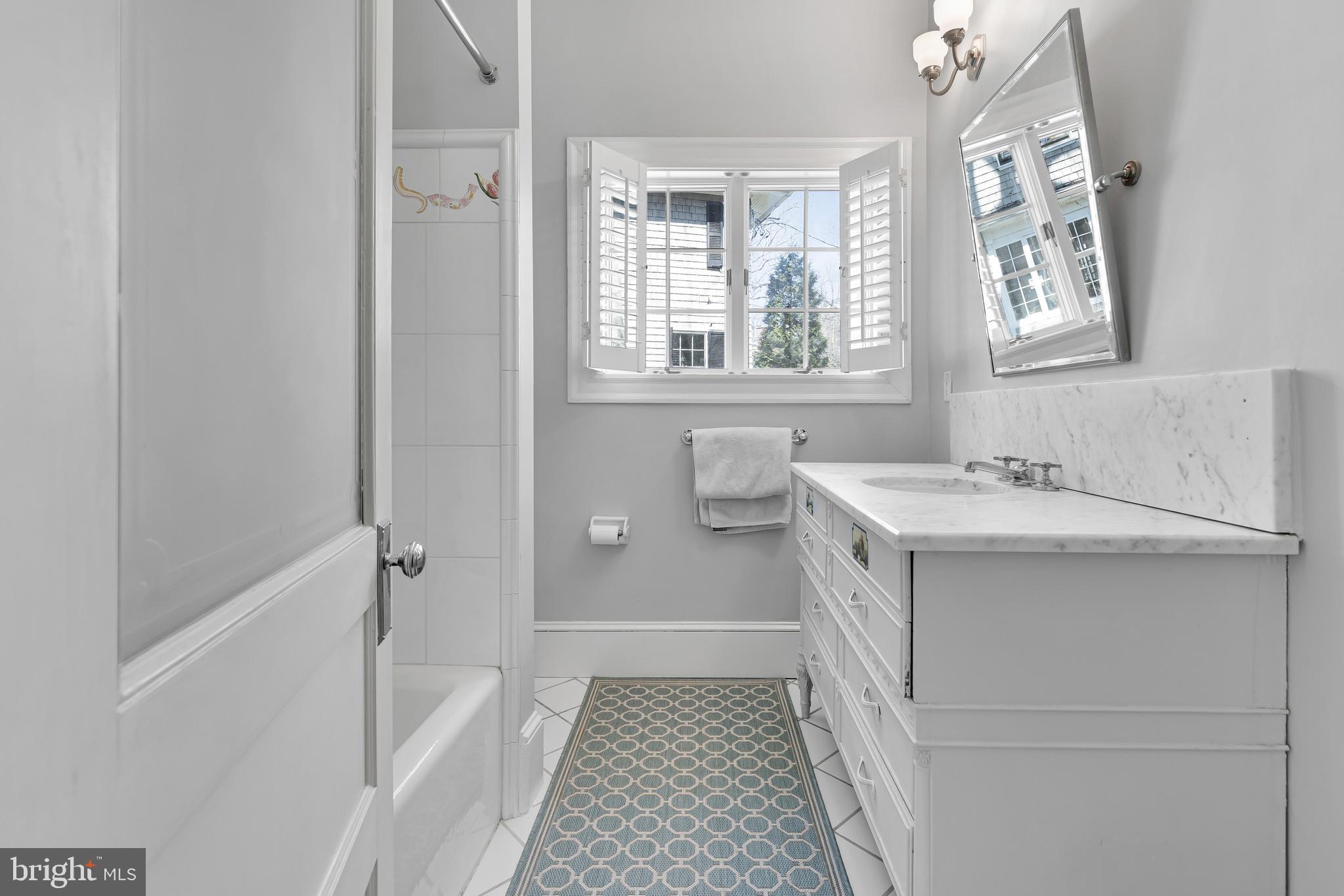 ROLAND PARK - Residential