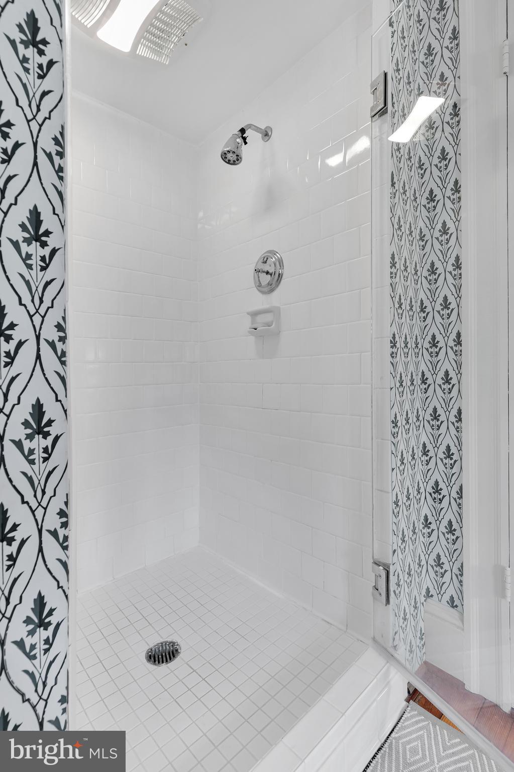 ROLAND PARK - Residential