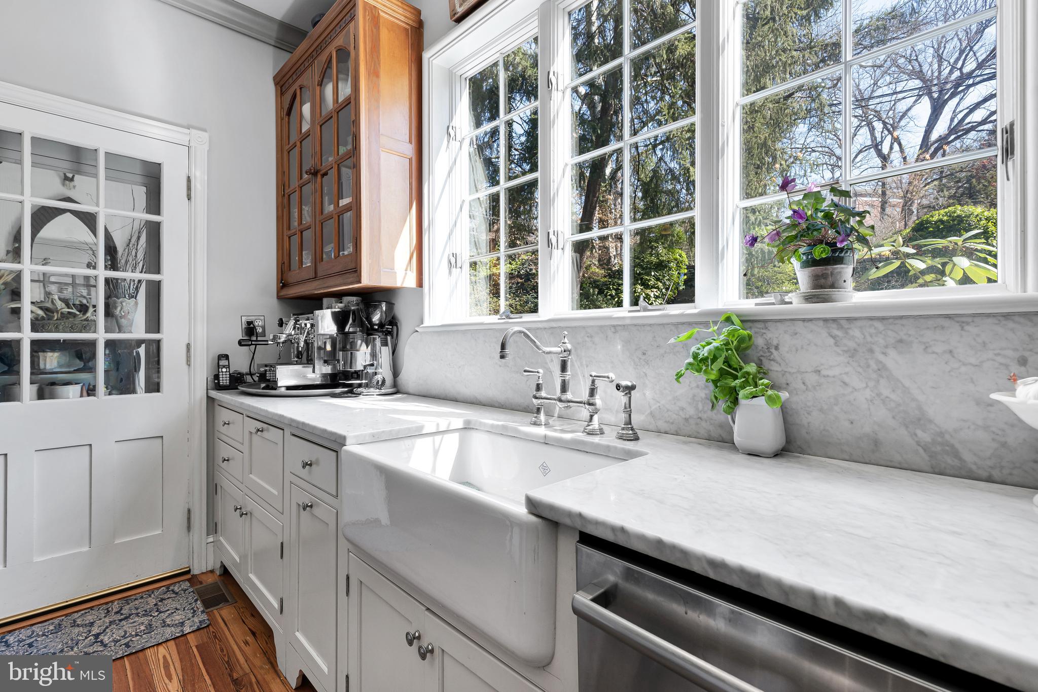 ROLAND PARK - Residential