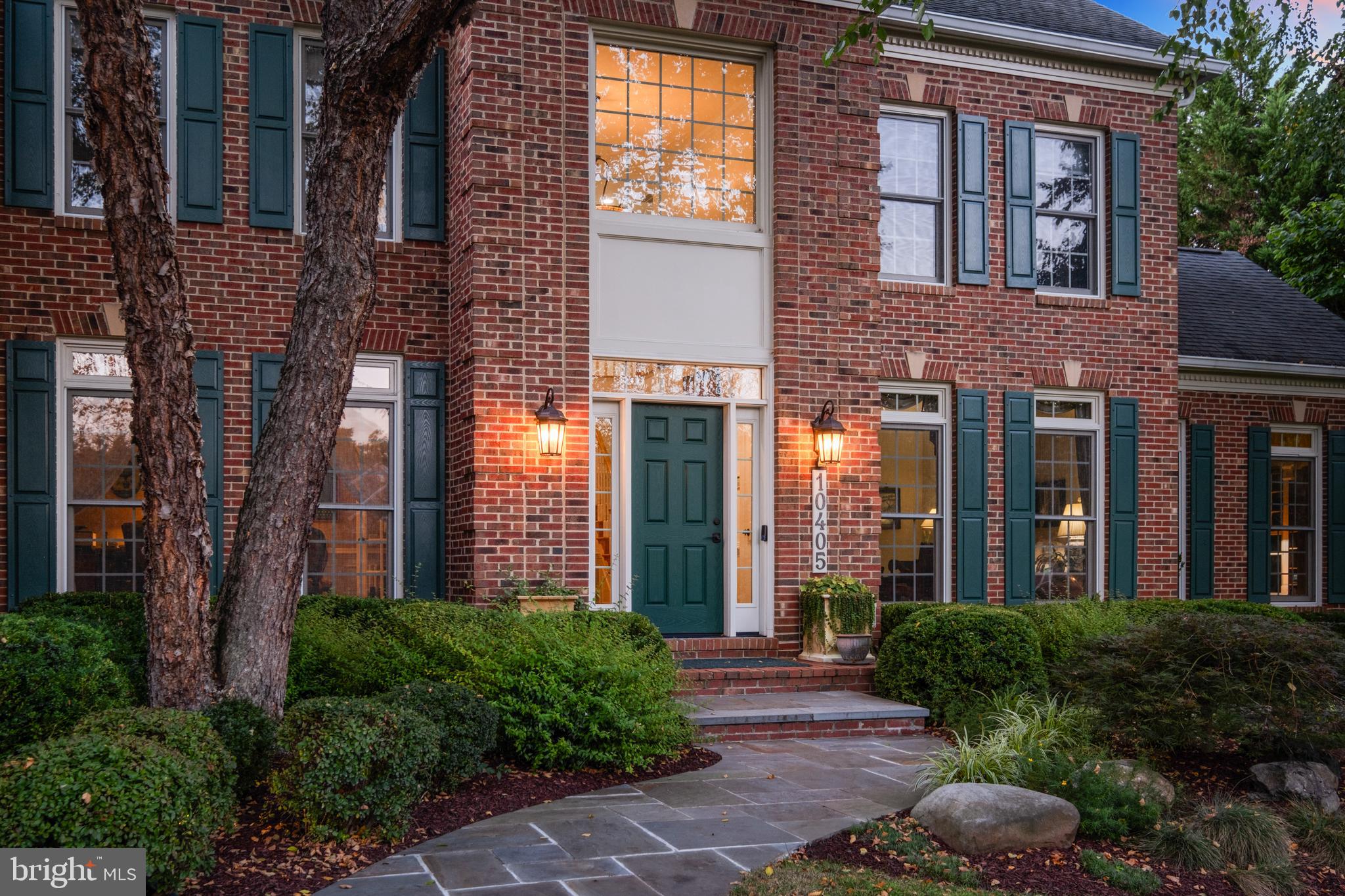 10405 SANDRINGHAM COURT