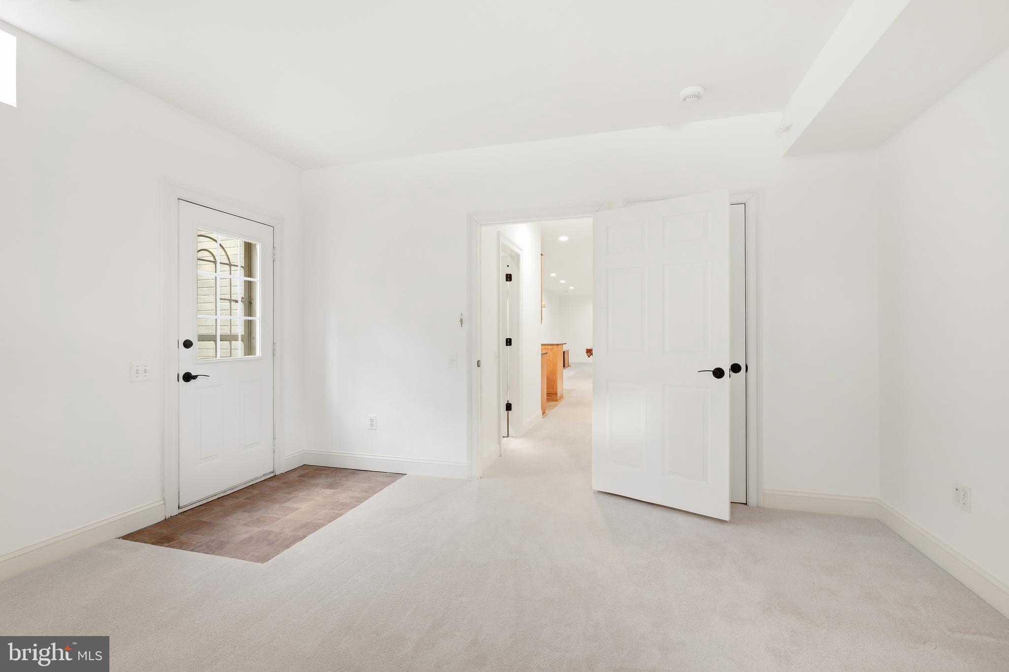 PT ROCKVILLE OUT RES 3 - Residential