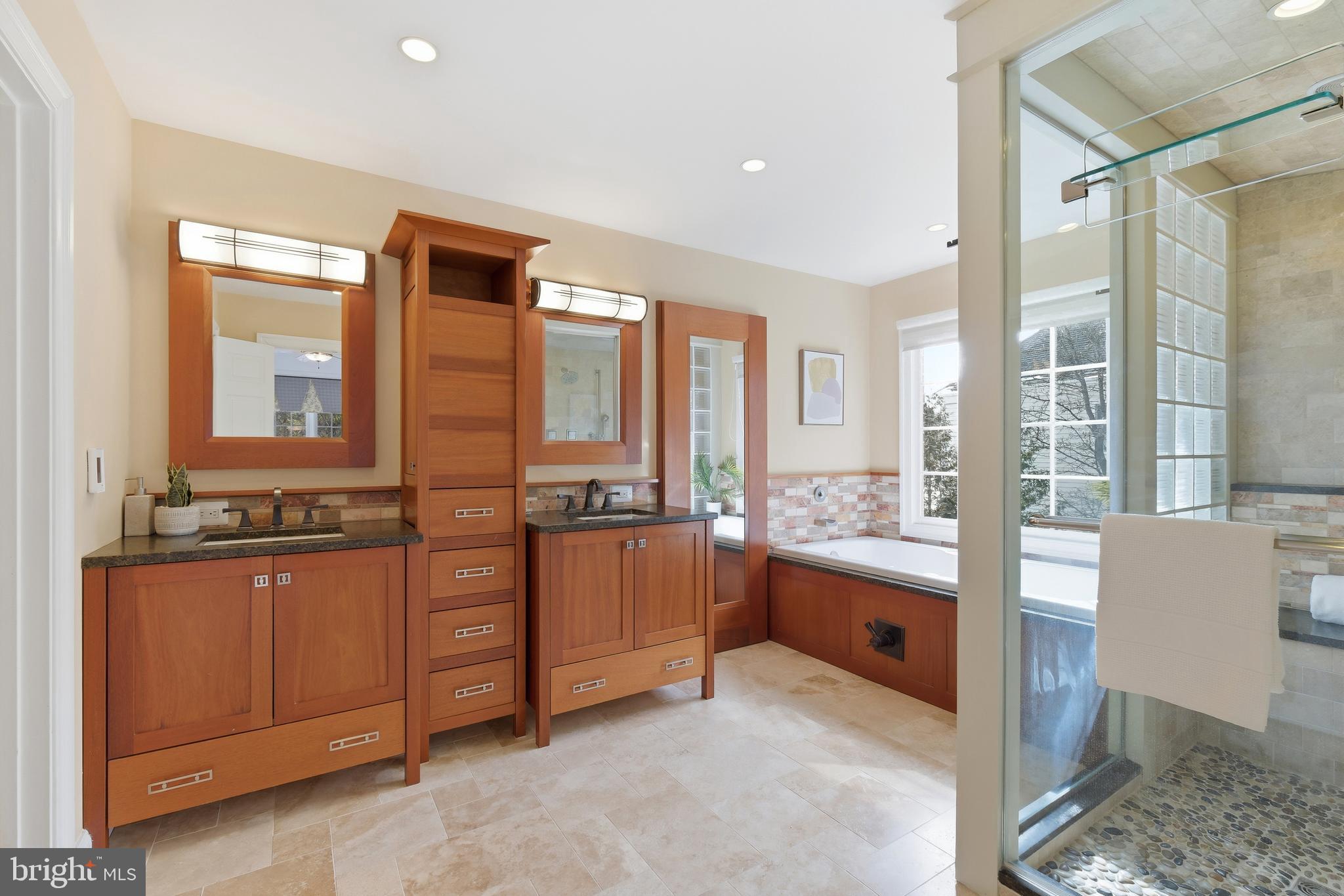 PT ROCKVILLE OUT RES 3 - Residential