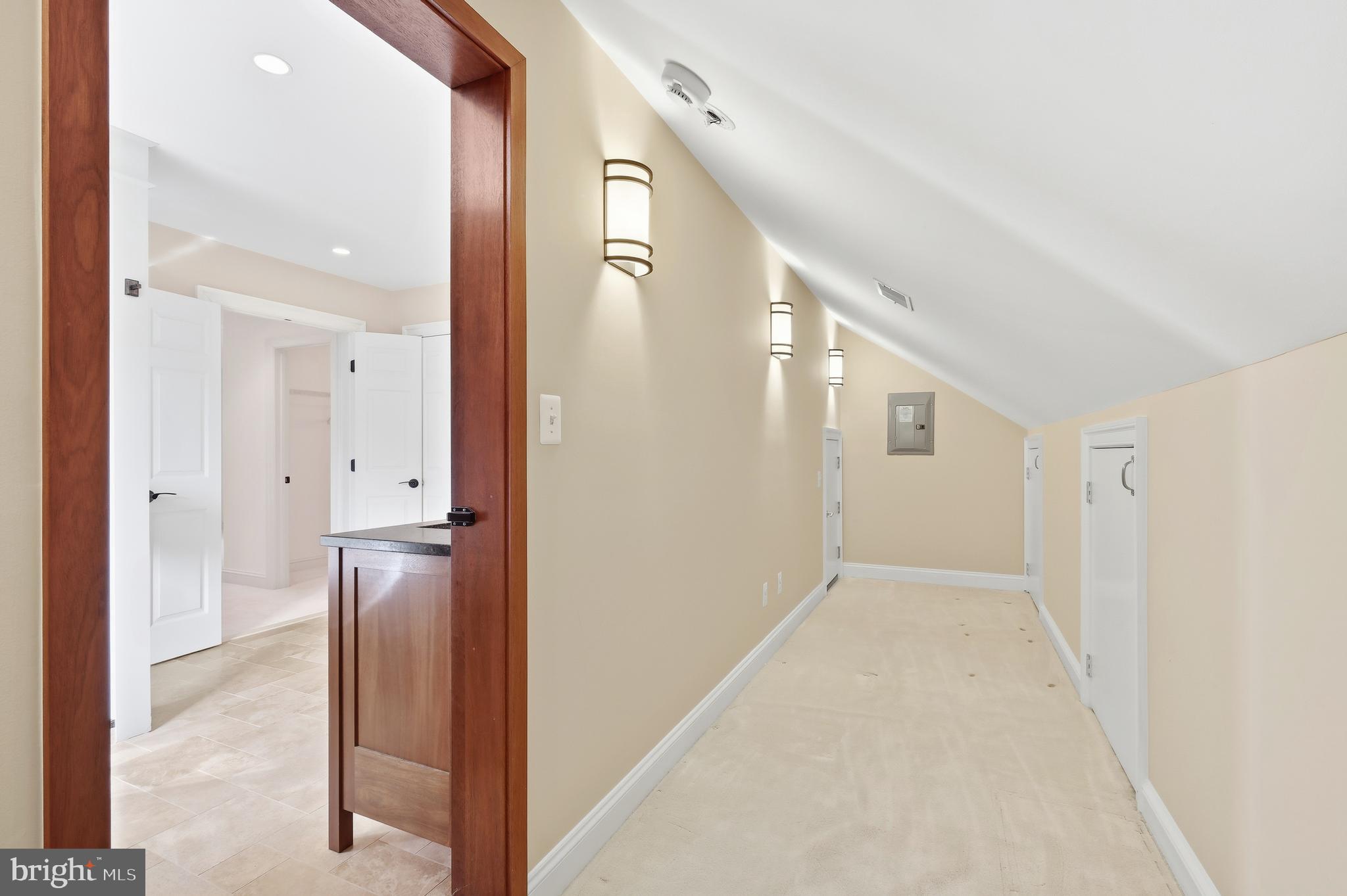 PT ROCKVILLE OUT RES 3 - Residential