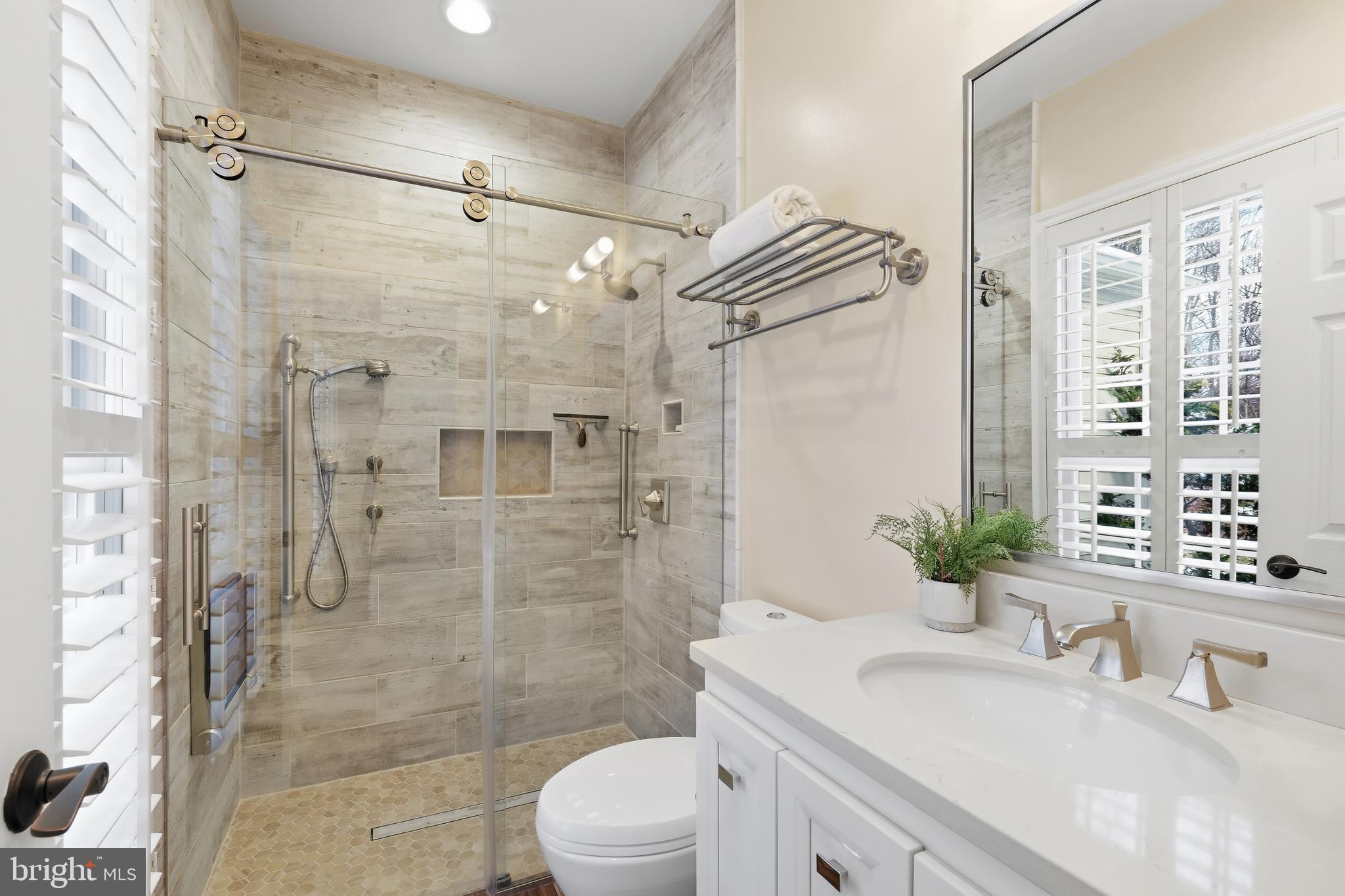 PT ROCKVILLE OUT RES 3 - Residential