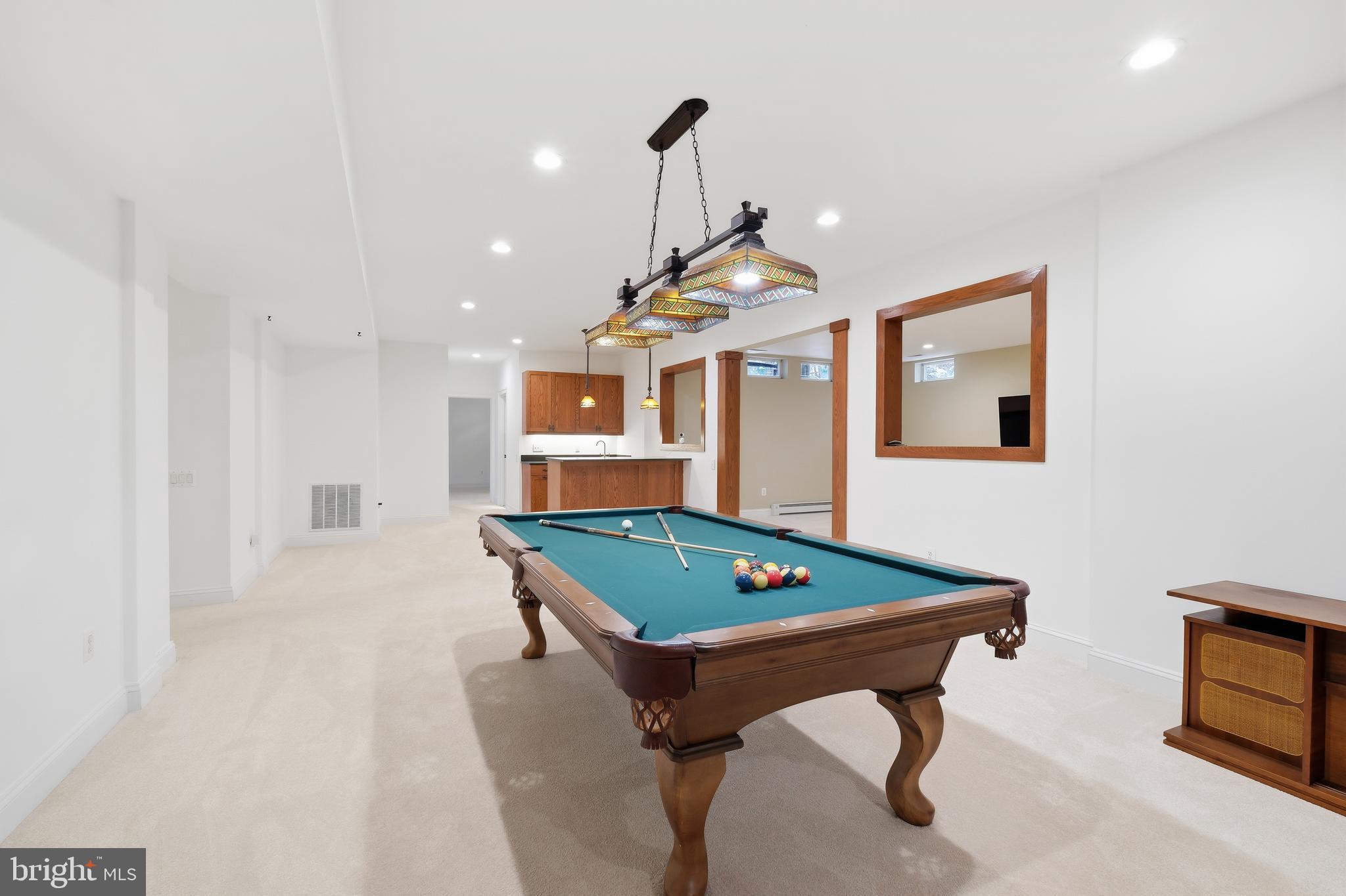 PT ROCKVILLE OUT RES 3 - Residential