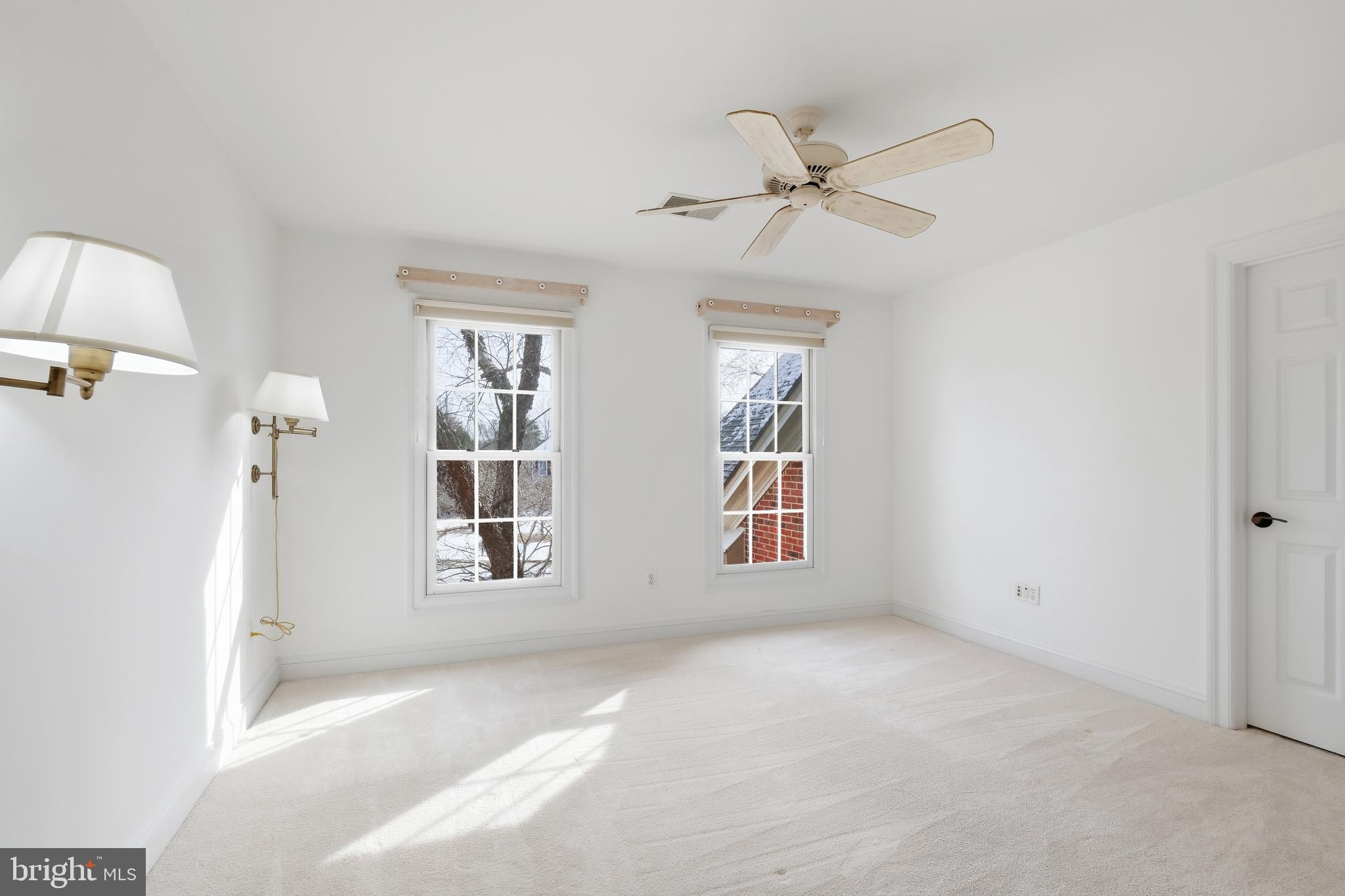 PT ROCKVILLE OUT RES 3 - Residential