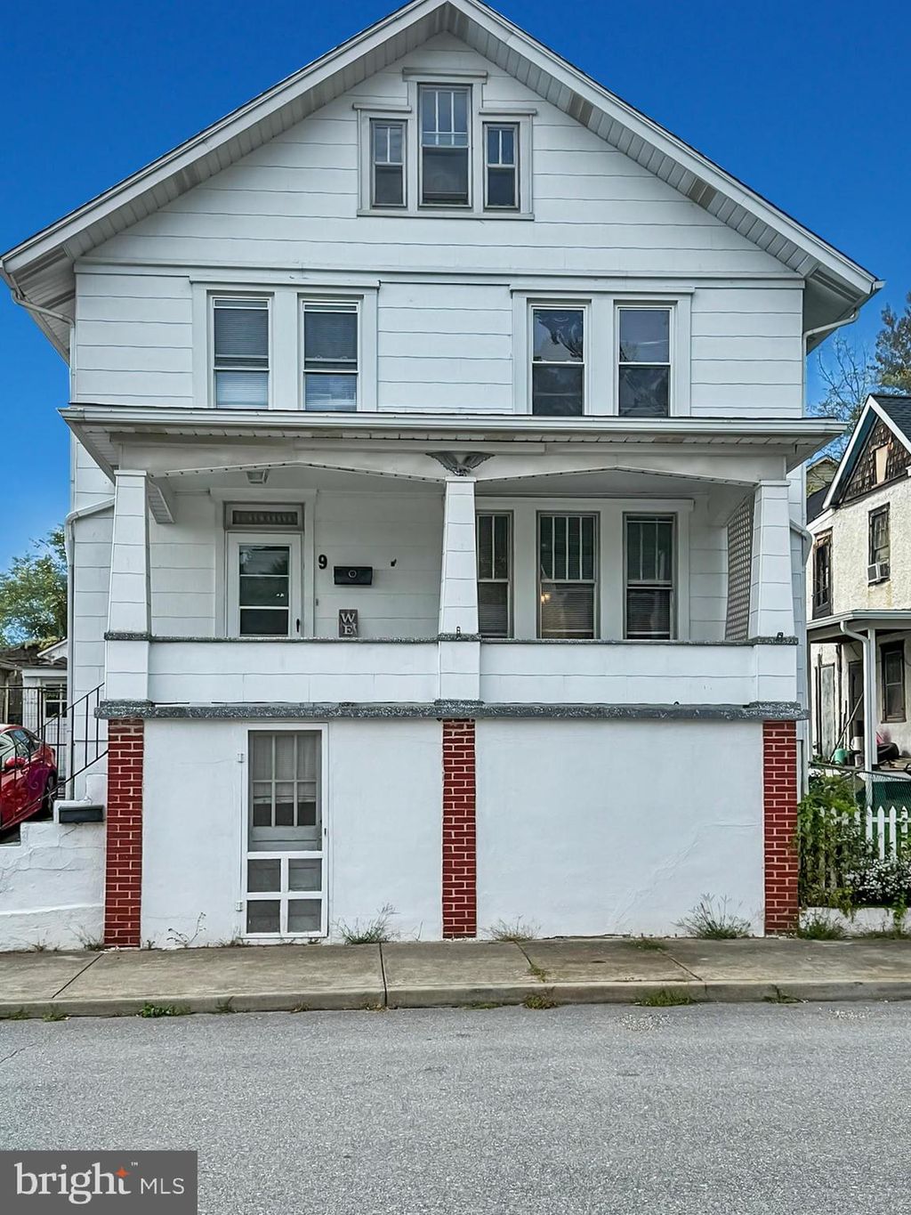 Photo of 9 3rd Avenue, BRUNSWICK, MD 21716 (MLS # MDFR2072280)
