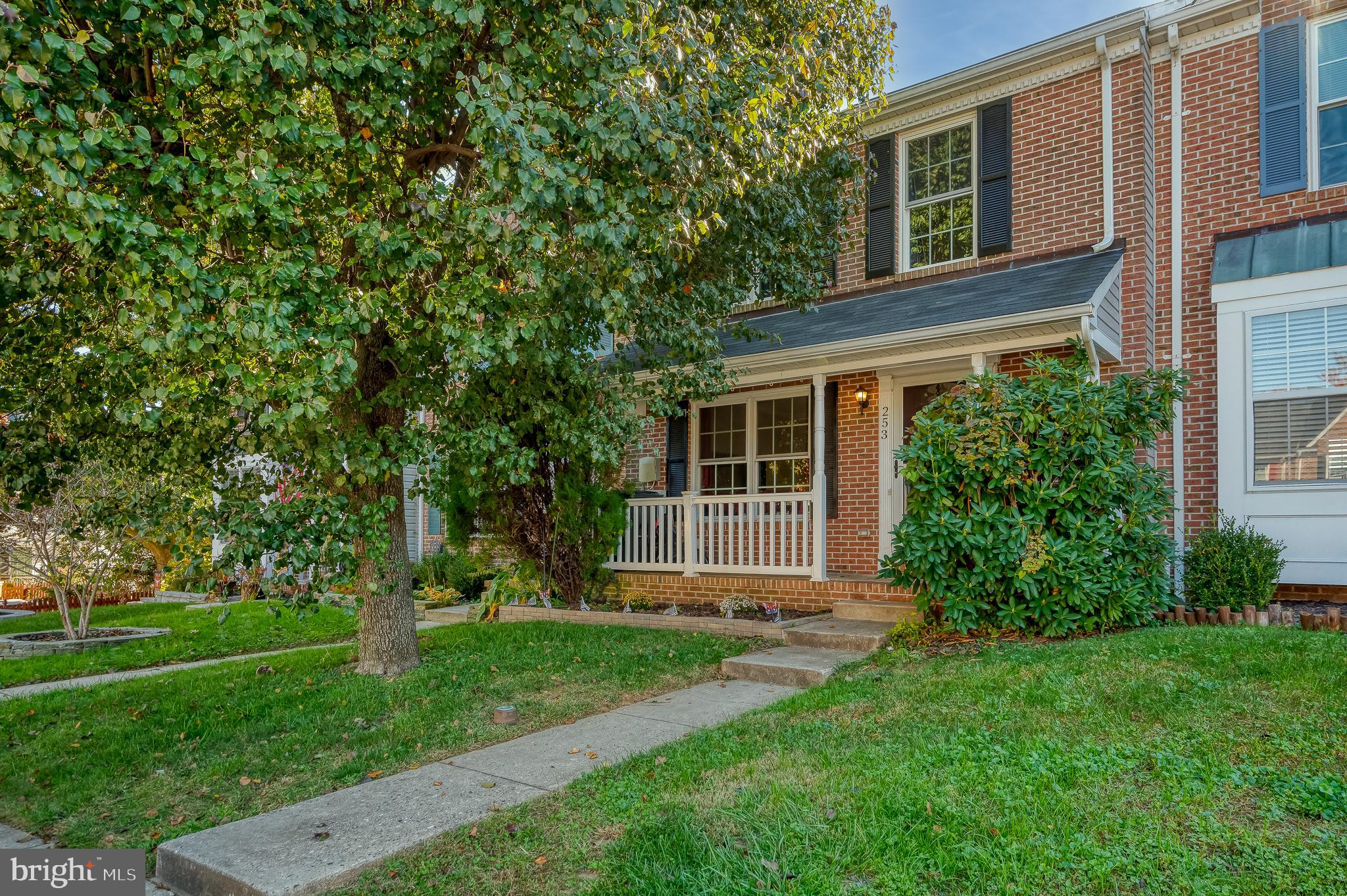 HUNTERS RUN VILLAGE - Residential