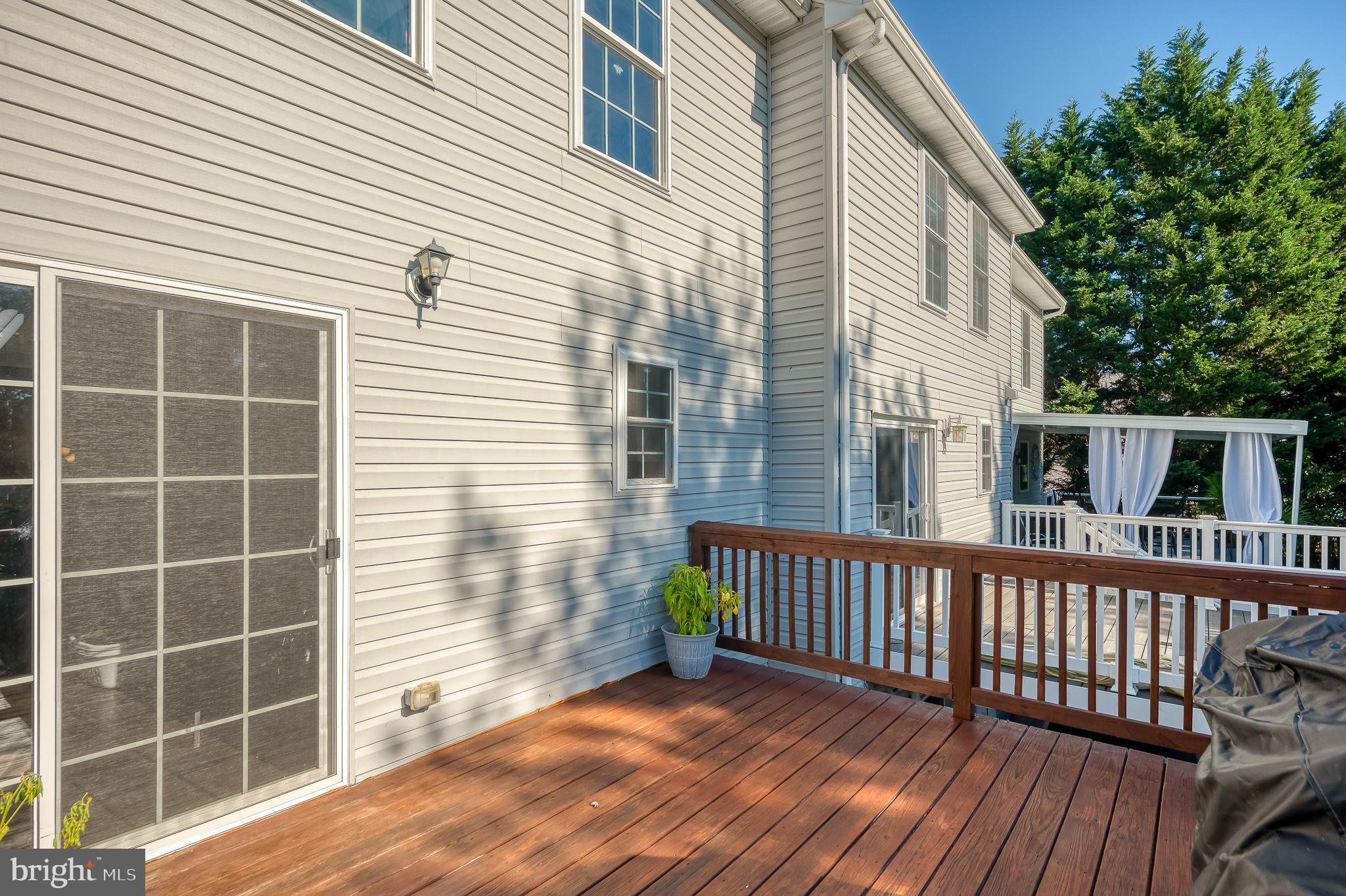 HUNTERS RUN VILLAGE - Residential