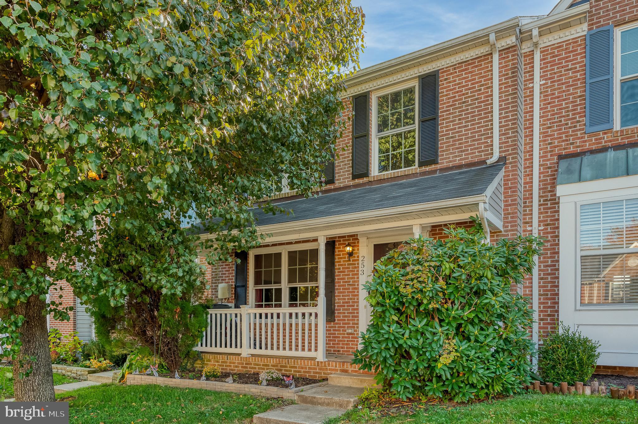 HUNTERS RUN VILLAGE - Residential