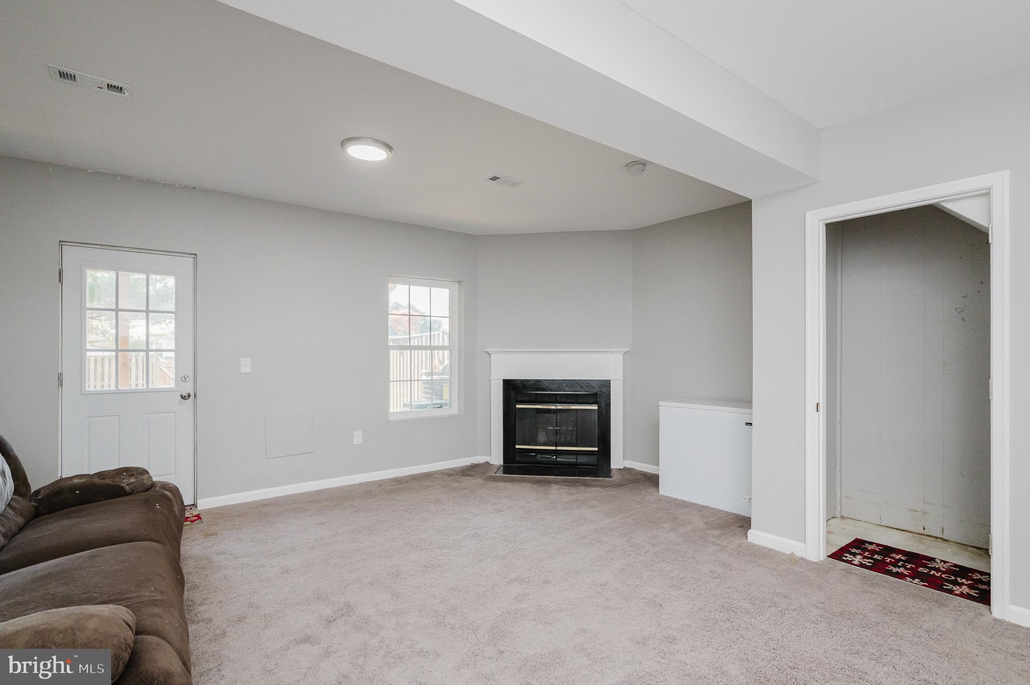 HUNTERS RUN VILLAGE - Residential