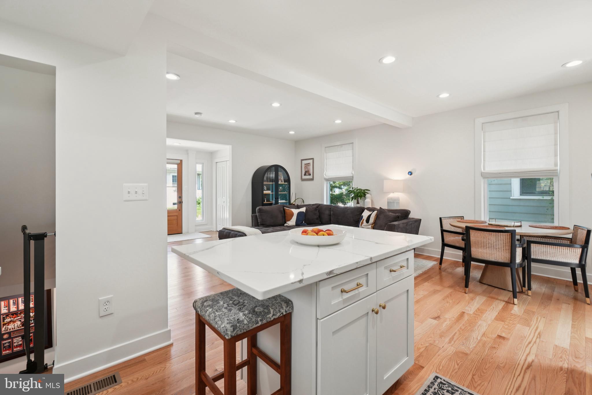 LYON VILLAGE - Residential