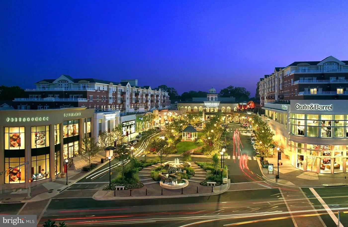 LYON VILLAGE - Residential