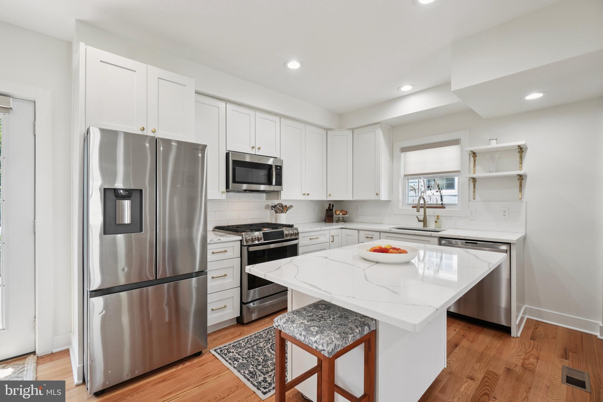 LYON VILLAGE - Residential