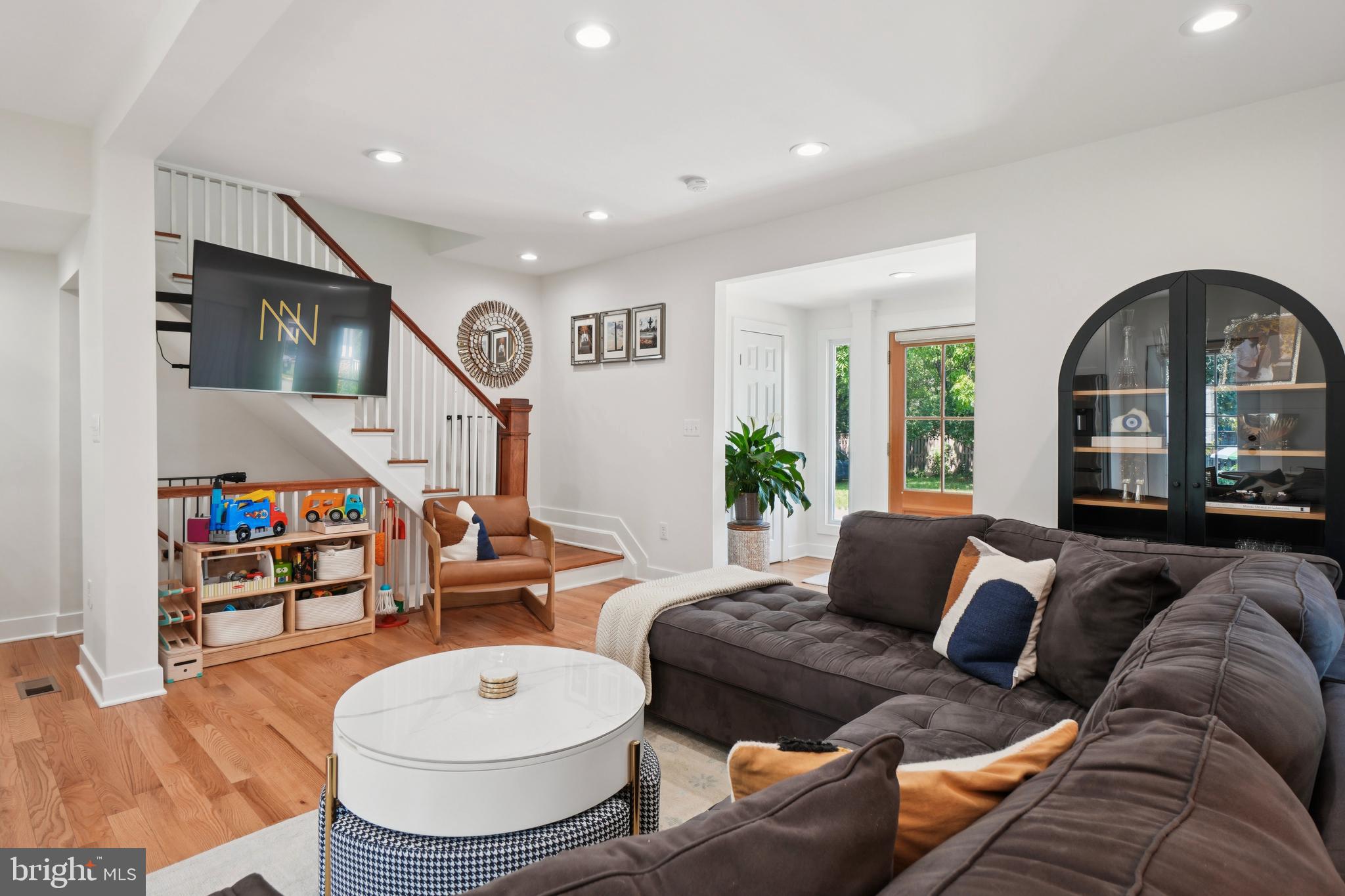 LYON VILLAGE - Residential