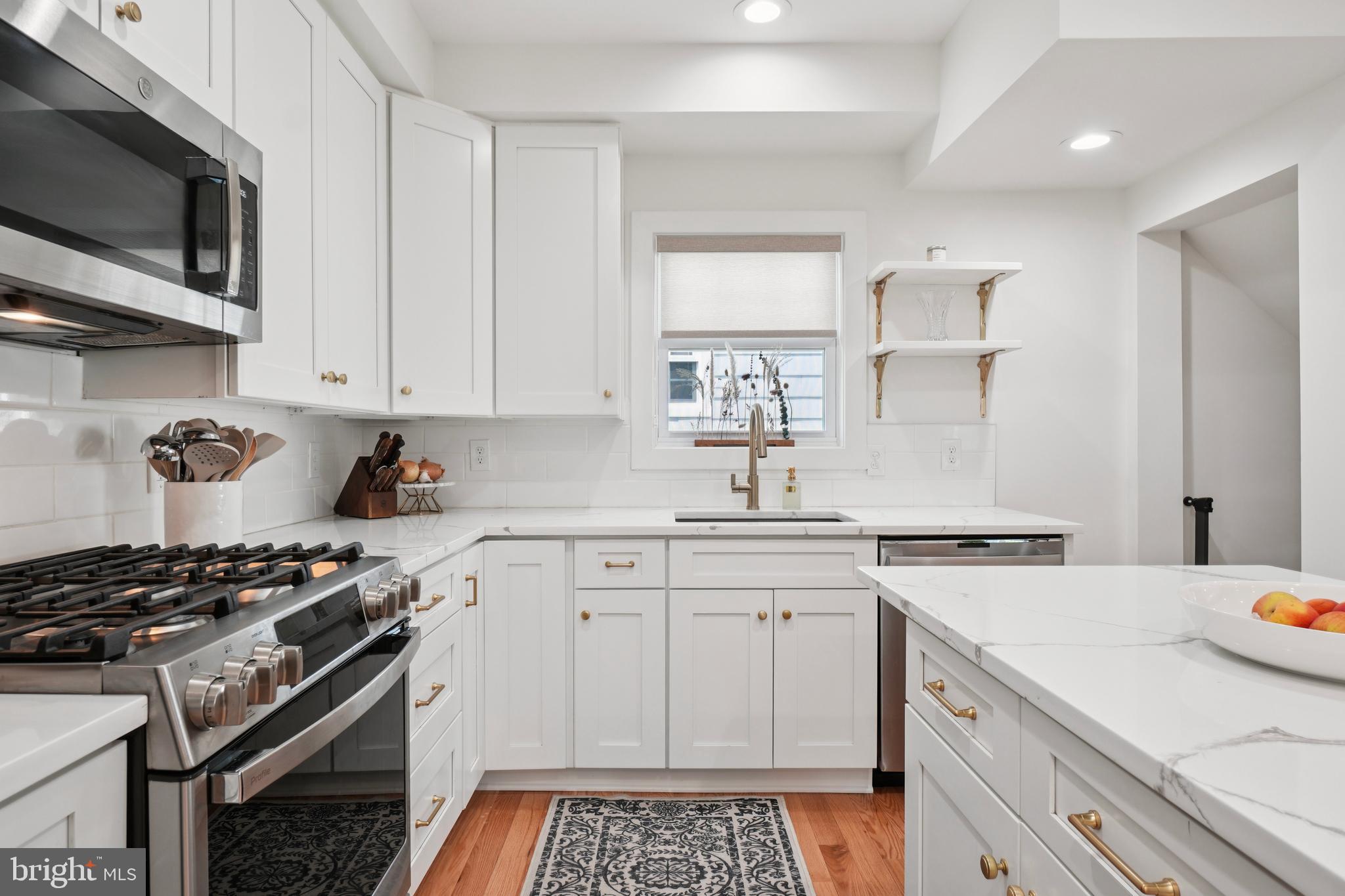 LYON VILLAGE - Residential