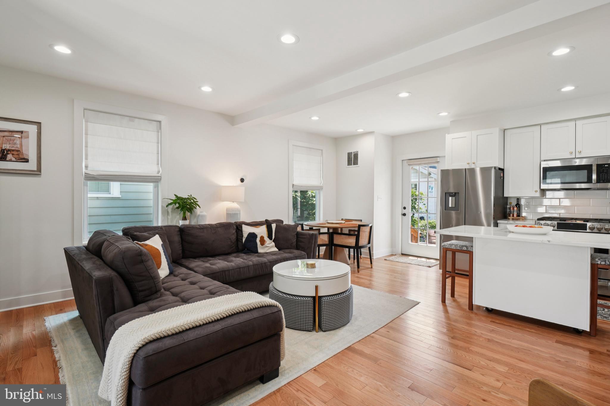 LYON VILLAGE - Residential