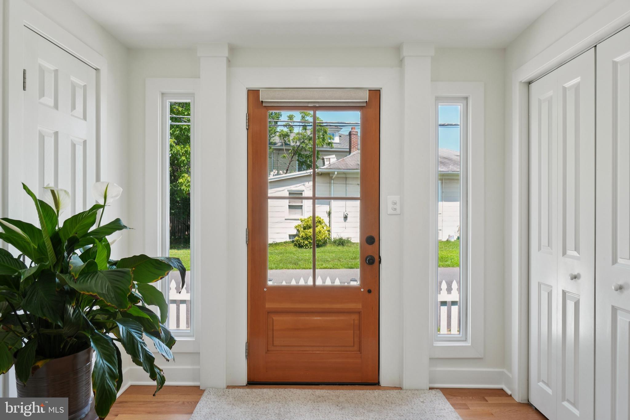 LYON VILLAGE - Residential