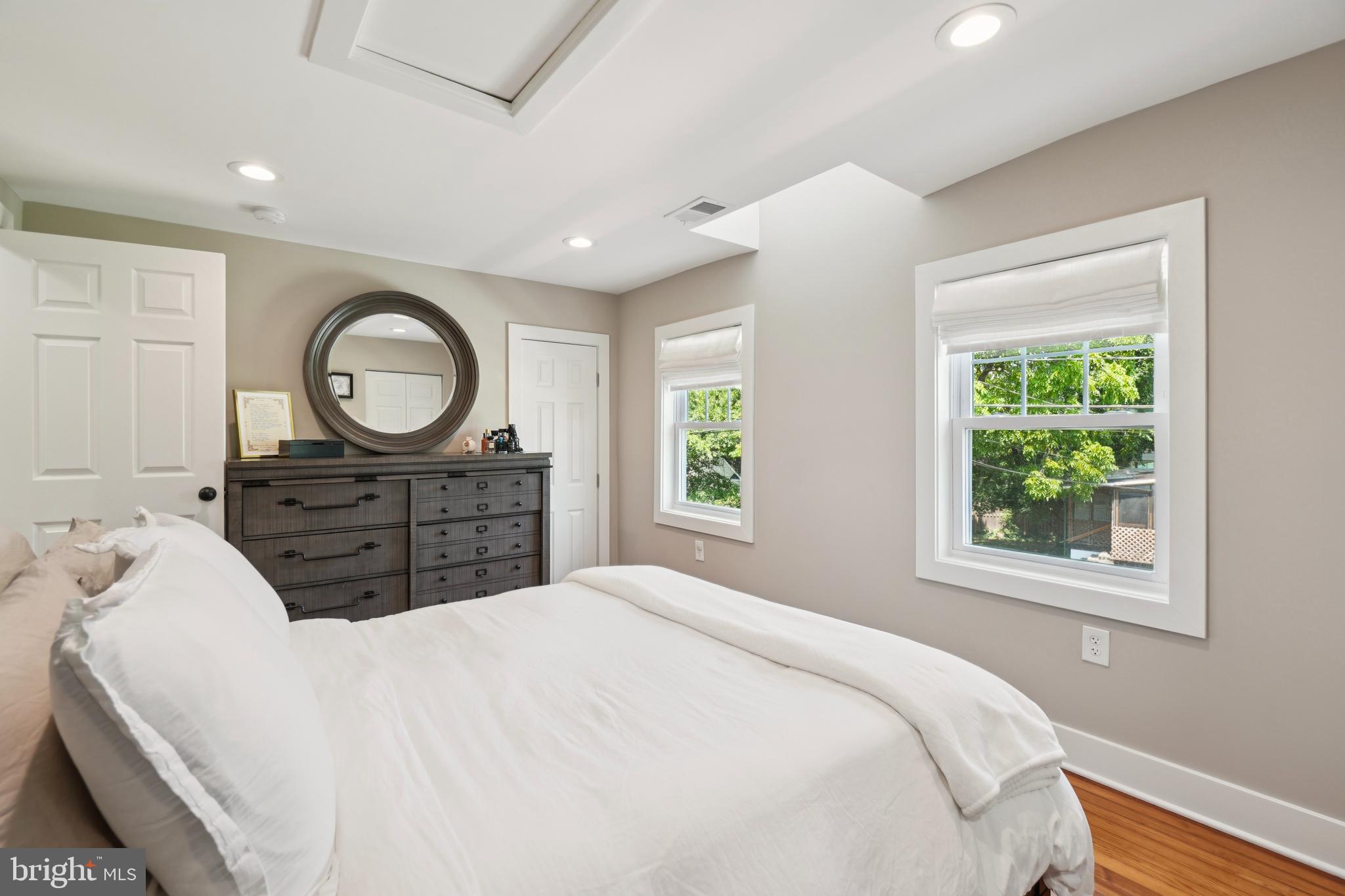 LYON VILLAGE - Residential