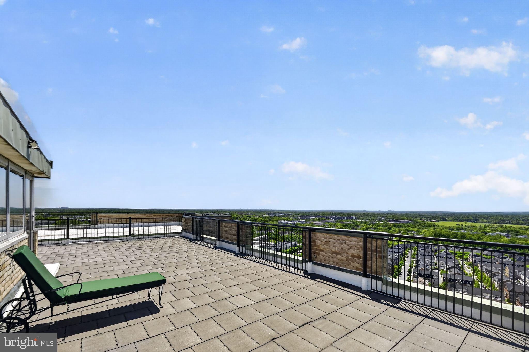 WASHINGTON TOWER - Residential