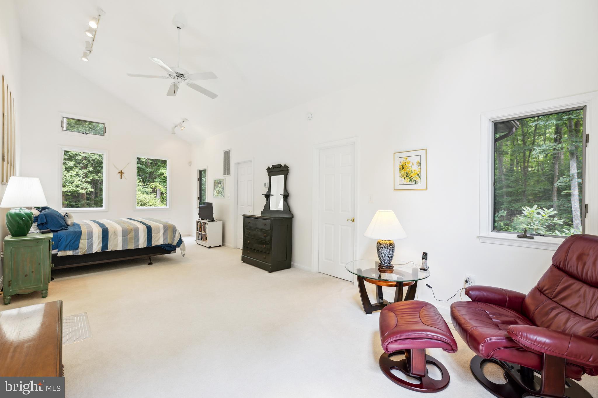 ST LEONARD SHORES - Residential