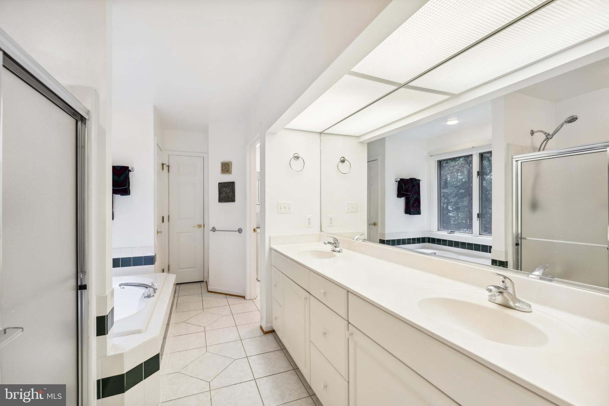 ST LEONARD SHORES - Residential