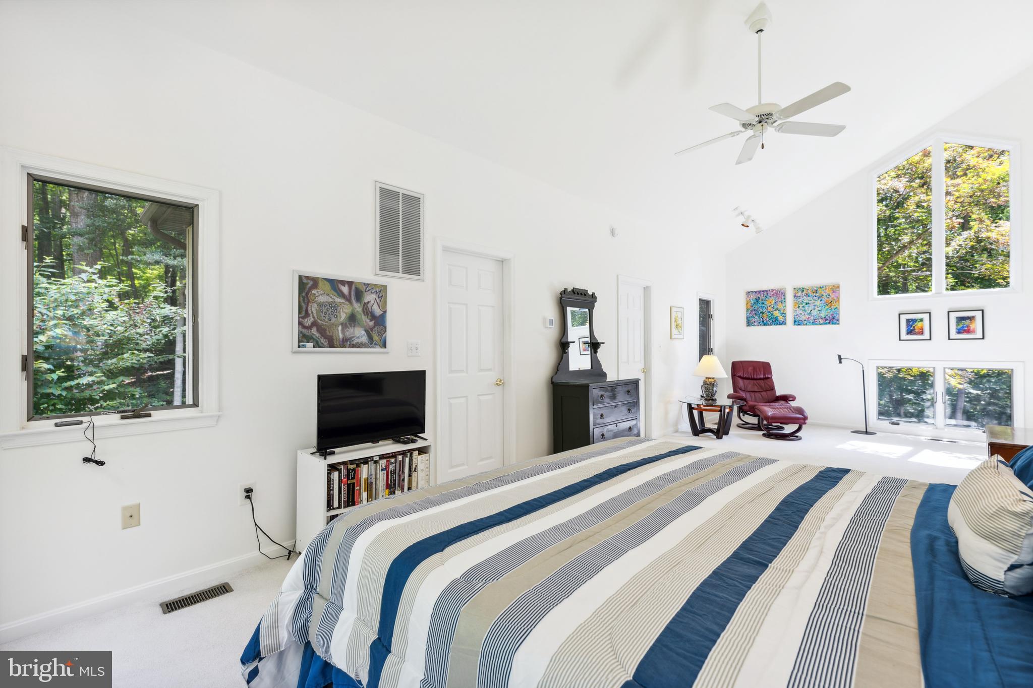 ST LEONARD SHORES - Residential