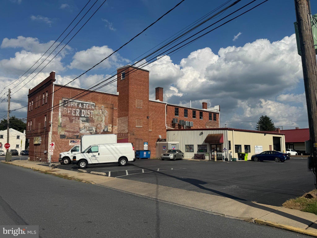 Photo of 202 S Charlotte Street, MANHEIM, PA 17545 (MLS # PALA2093822)