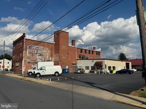 Photo of 202 S Charlotte Street, MANHEIM, PA 17545 (MLS # PALA2093822)