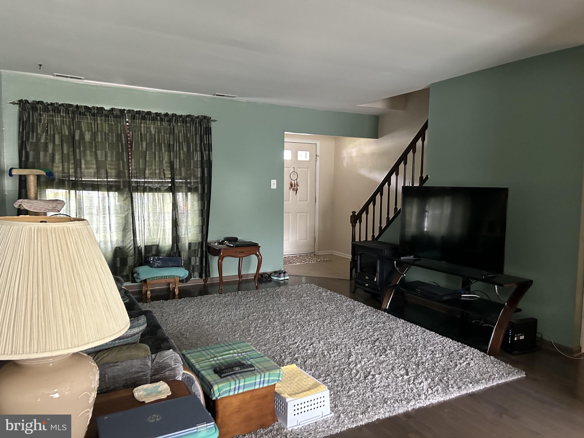 306 FOXWOOD LANE