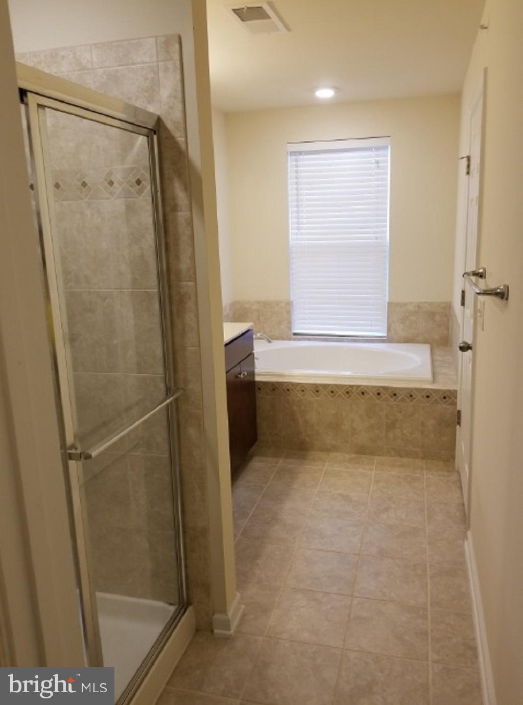 EAST GATE 3 CONDOMINIUM - Residential Lease