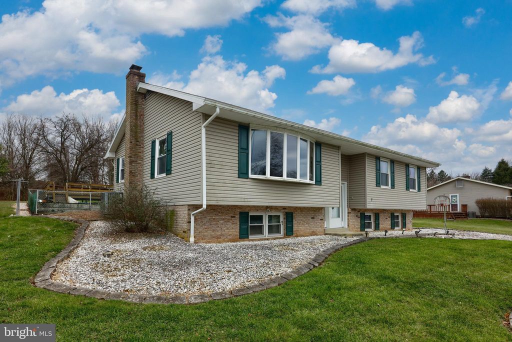 Photo of 7 Mark Avenue, Lancaster, PA 17602 (MLS # PALA2046330)