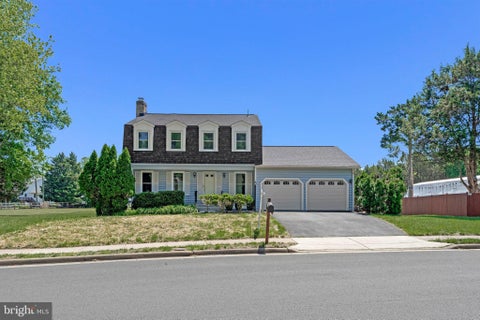 Homes For Sale - 4613 Fillingame Drive<br/> CHANTILLY, VA 20151