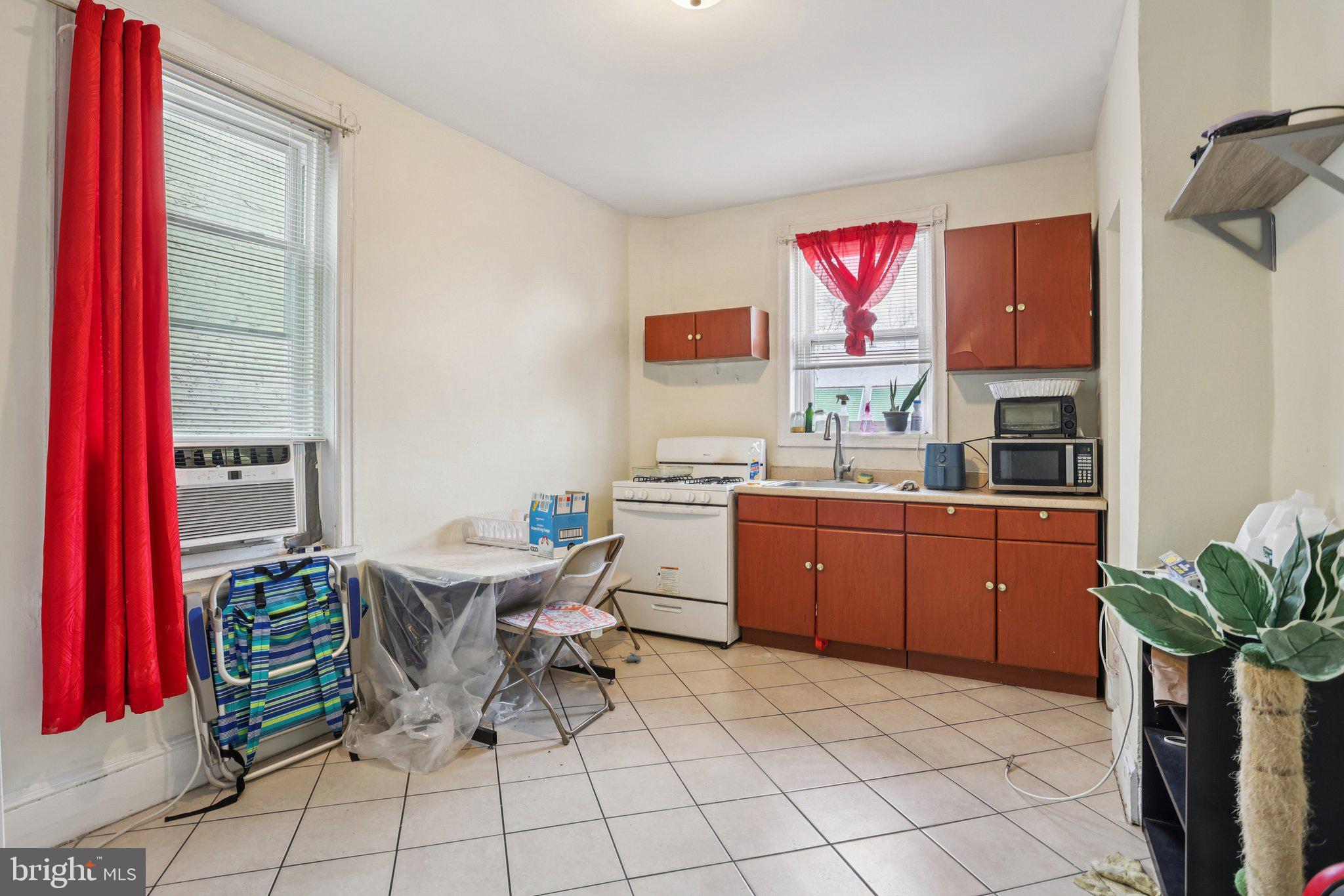 WEST PHILADELPHIA - Residential Income