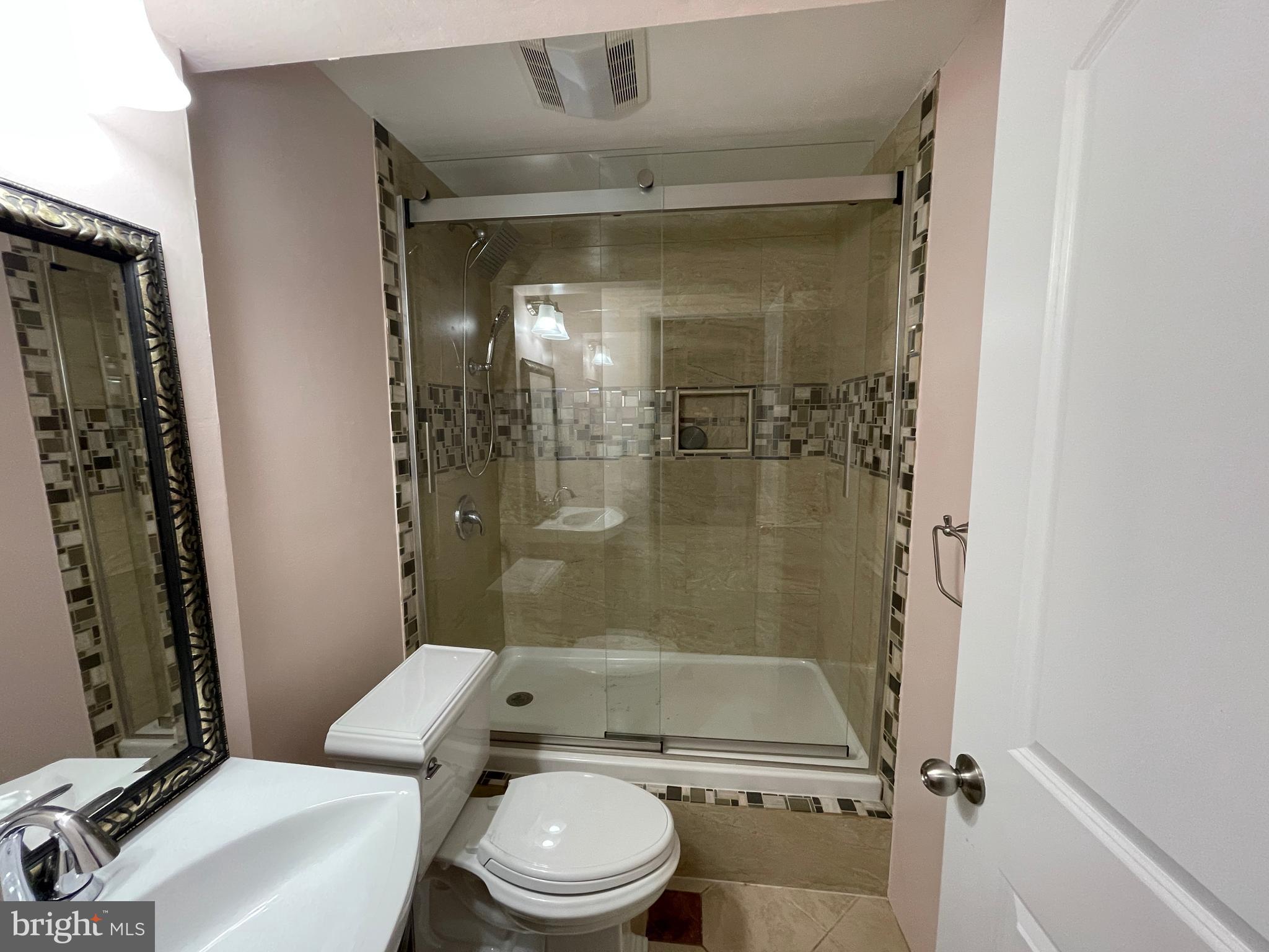 MADISON FARM - Residential Lease