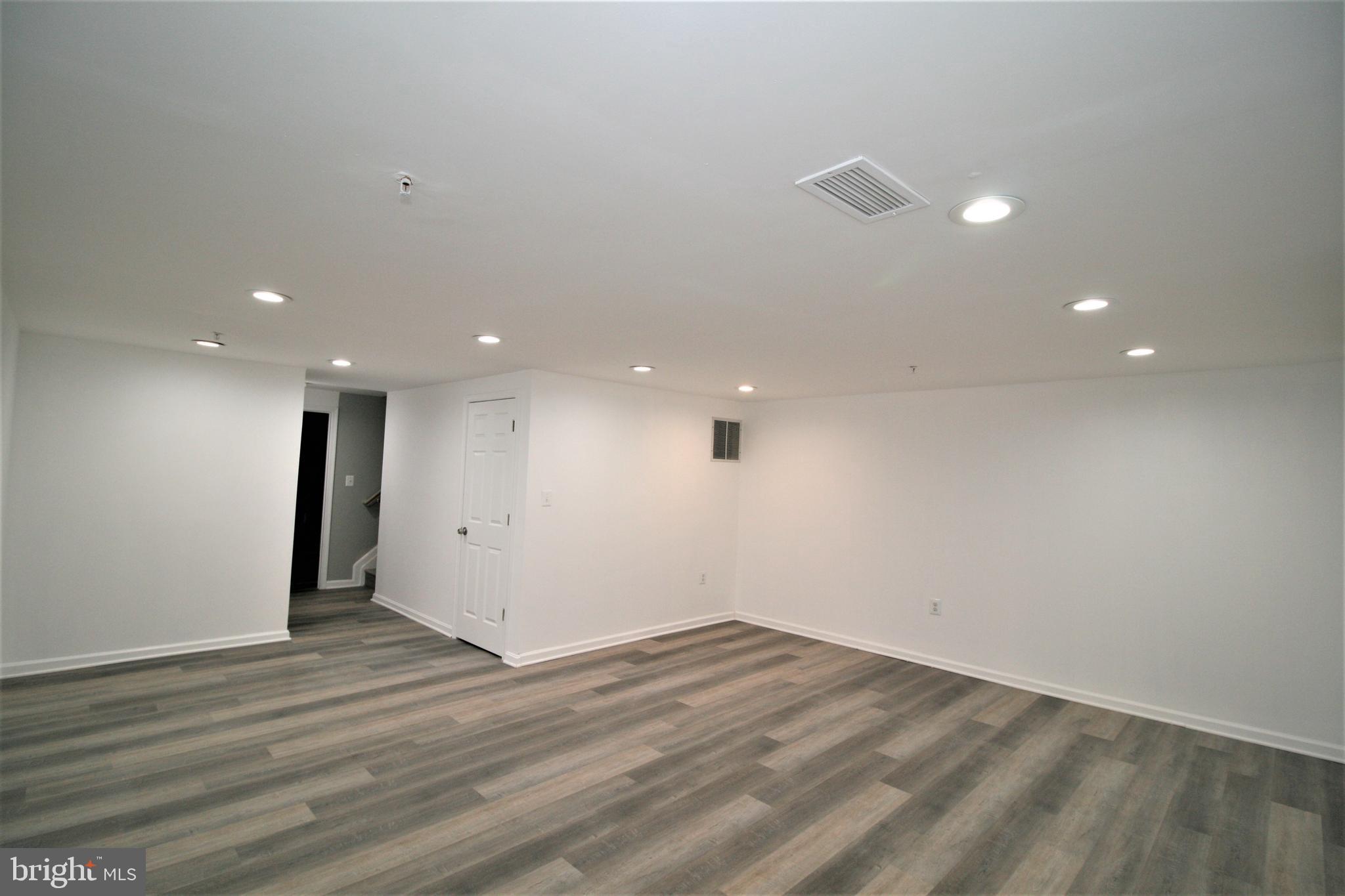 PLEASANT WALK - Residential Lease