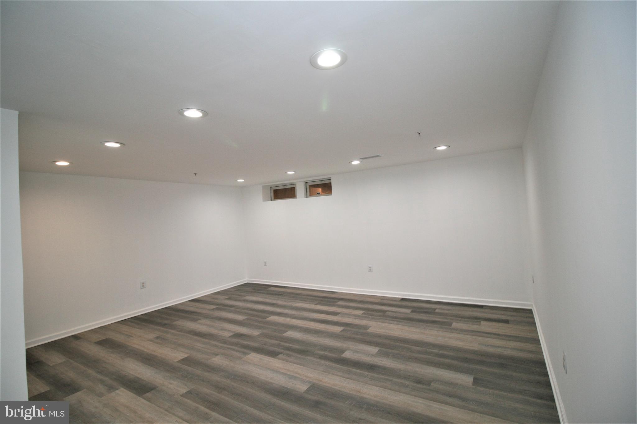 PLEASANT WALK - Residential Lease