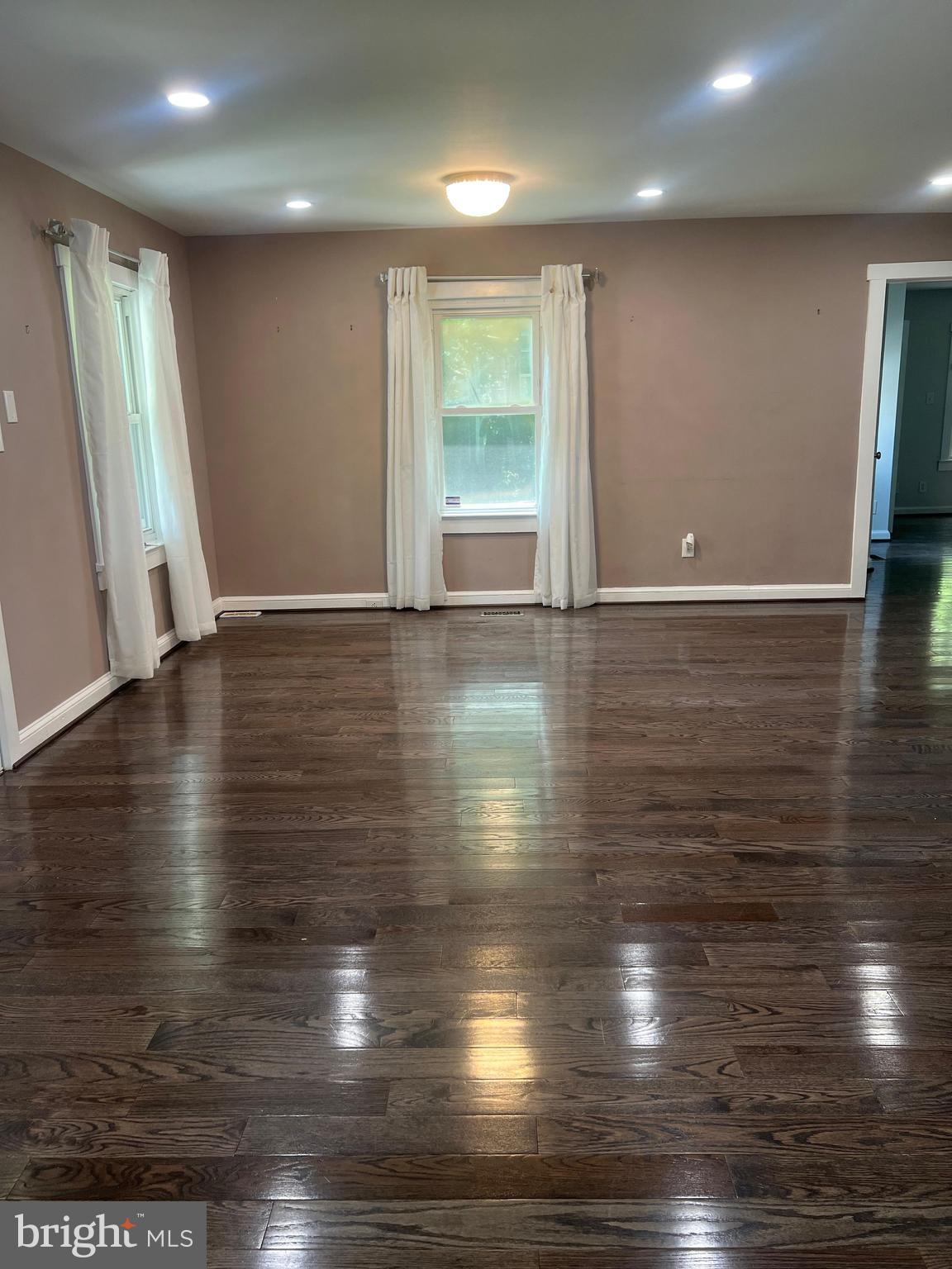 DEER PARK HEIGHTS - Residential Lease