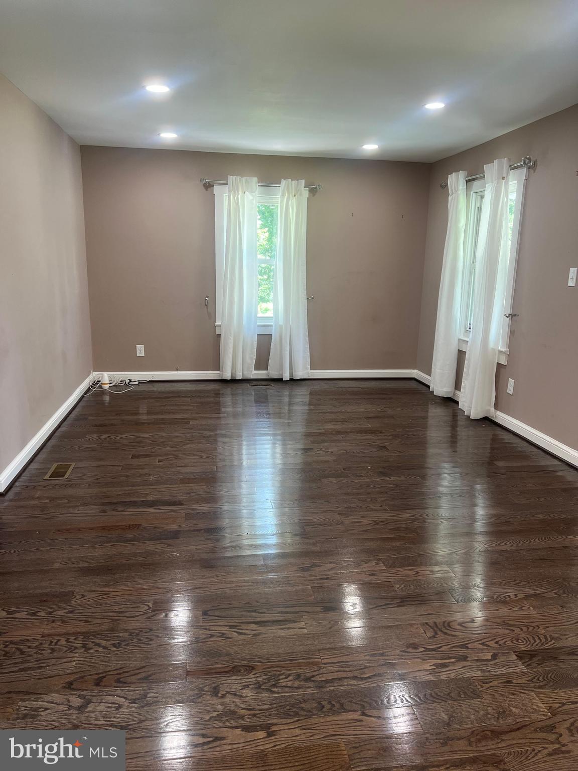 DEER PARK HEIGHTS - Residential Lease