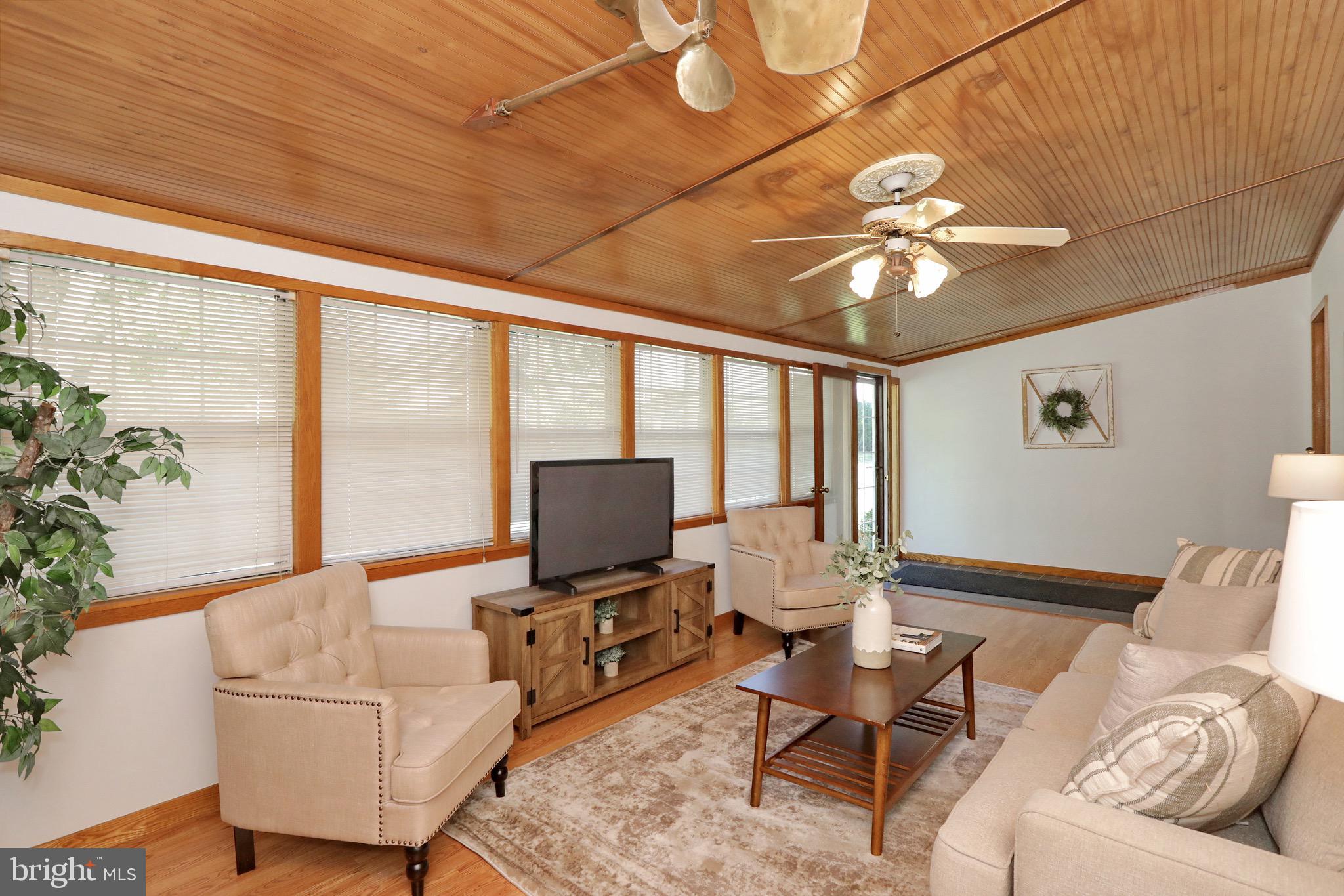 COBB ISLAND - Residential