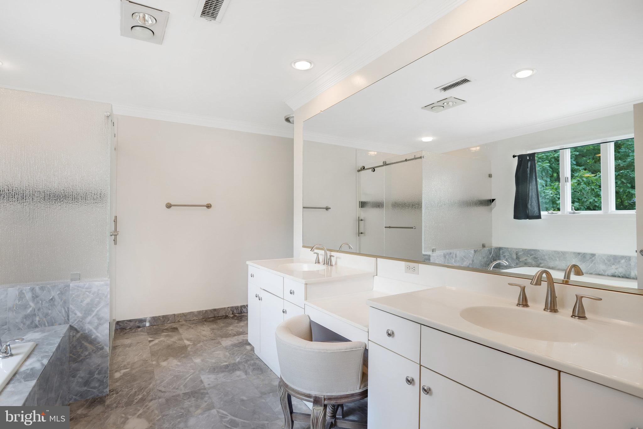 COLUMBIA FOREST - Residential