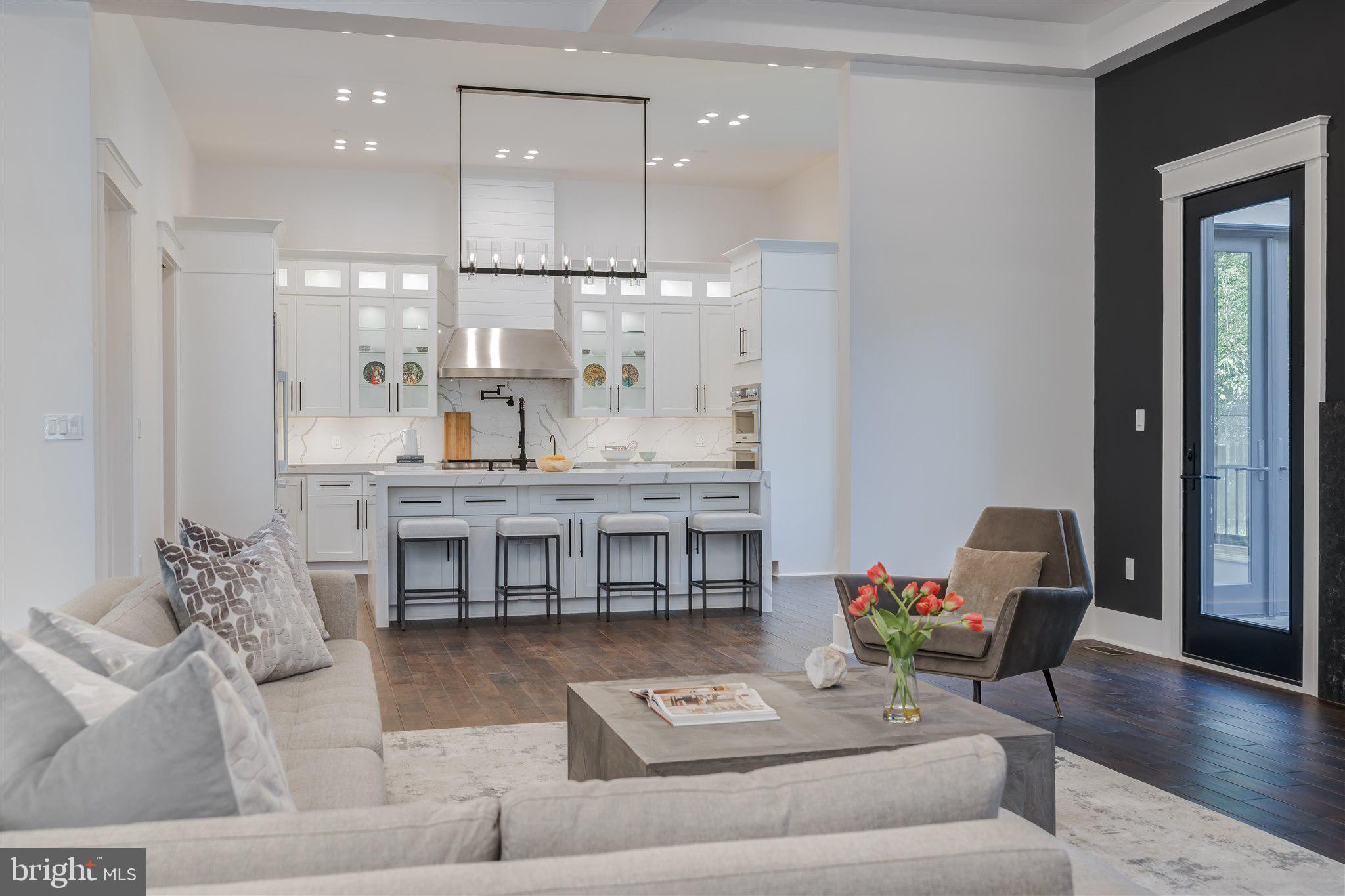 RIVERCREST - Residential