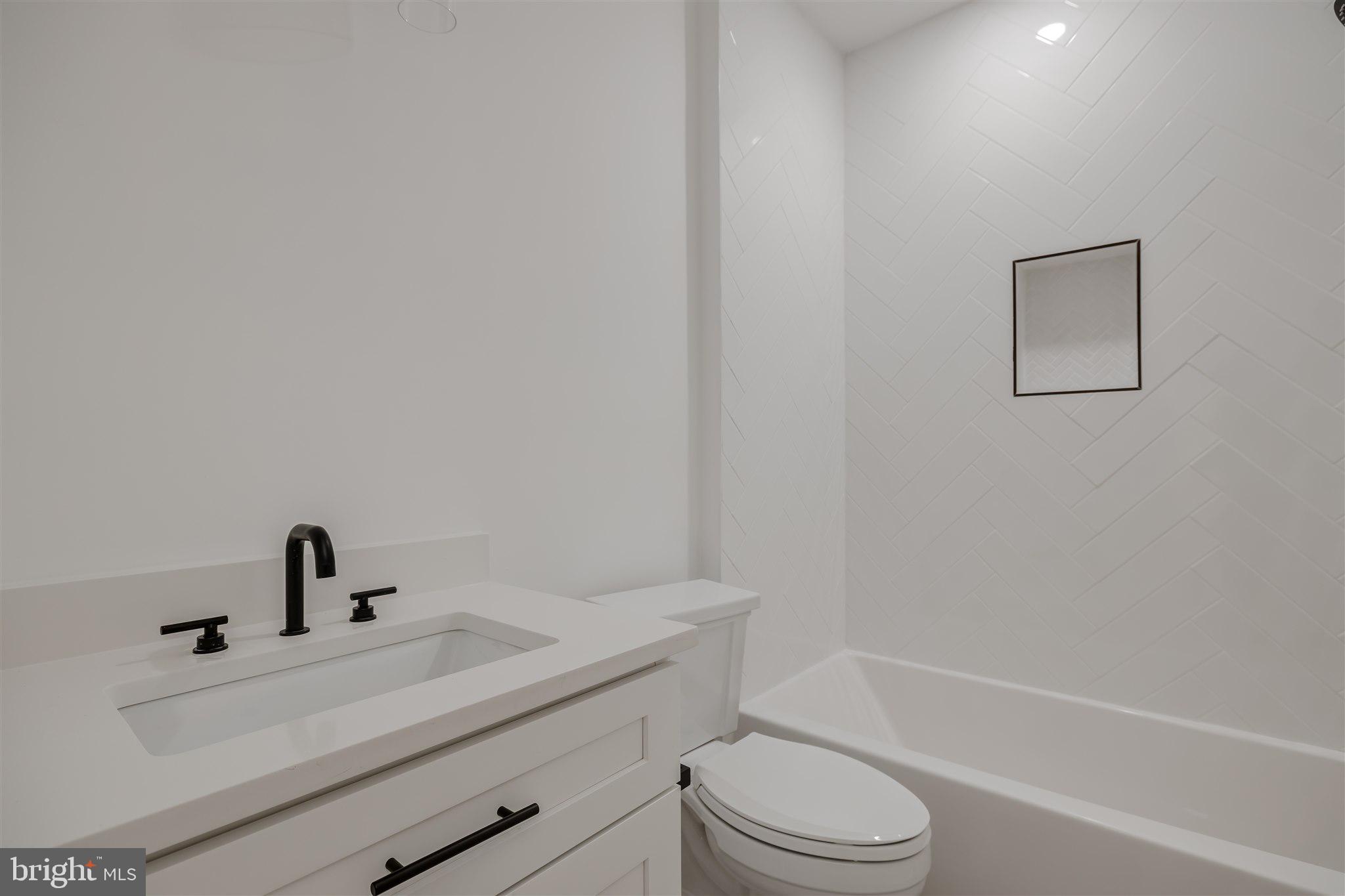 RIVERCREST - Residential