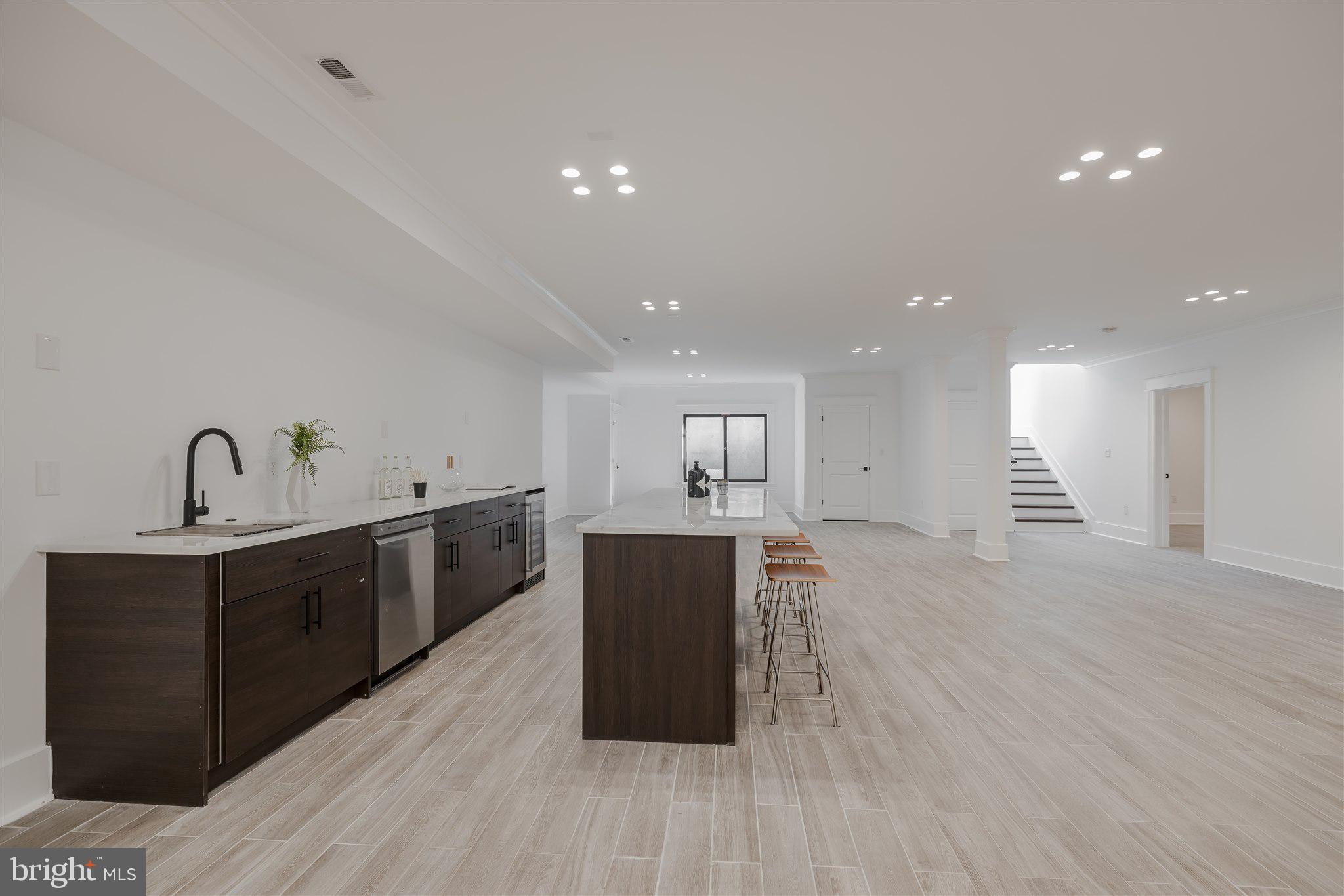 RIVERCREST - Residential