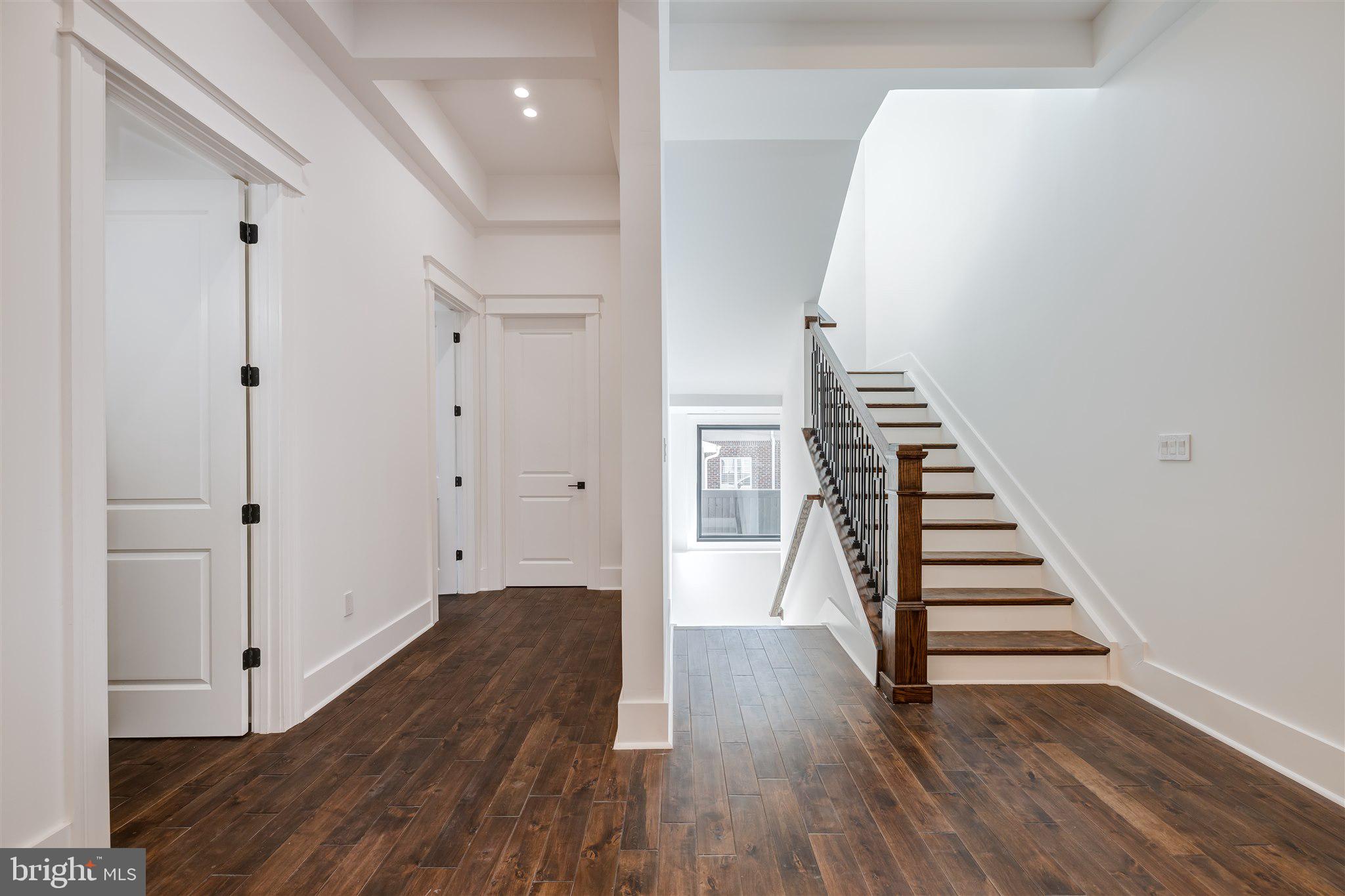 RIVERCREST - Residential