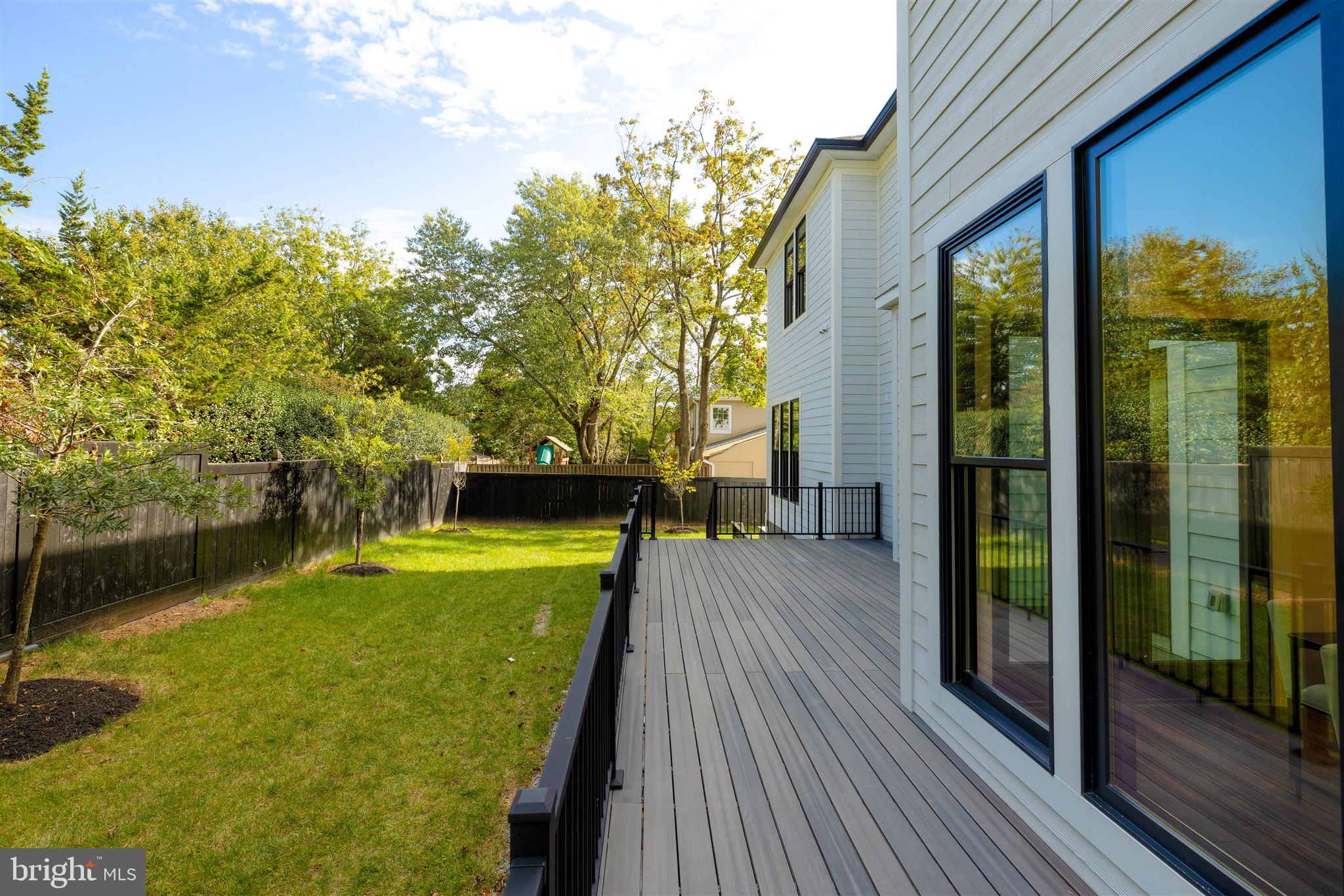 RIVERCREST - Residential